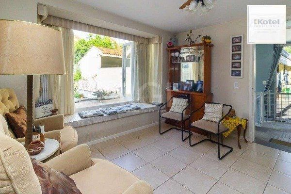 Casa para Venda - 227m², 3 dormitórios, sendo 1 suites, 4 vagas - Azenha — foto 2