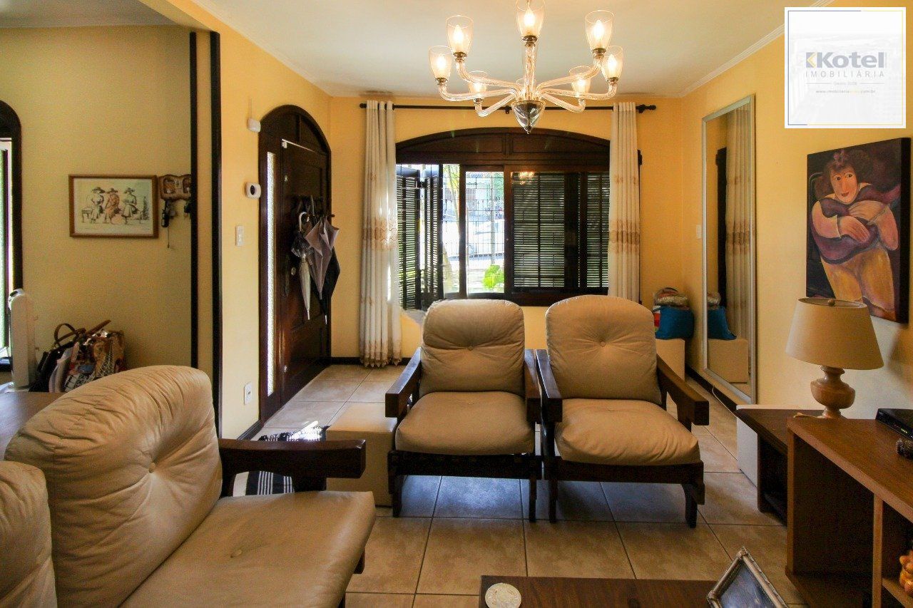 Casa com 6 dormitórios à Venda no Bairro Jardim Carvalho, Porto Alegre