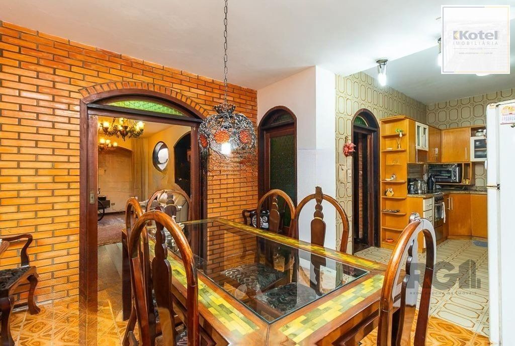 Casa de 245m² com 5 dormitórios no bairro Sarandi — foto 5
