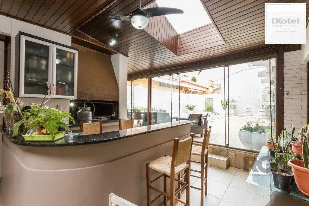 Casa com 3 dormitórios no bairro Jardim Lindóia — foto 3