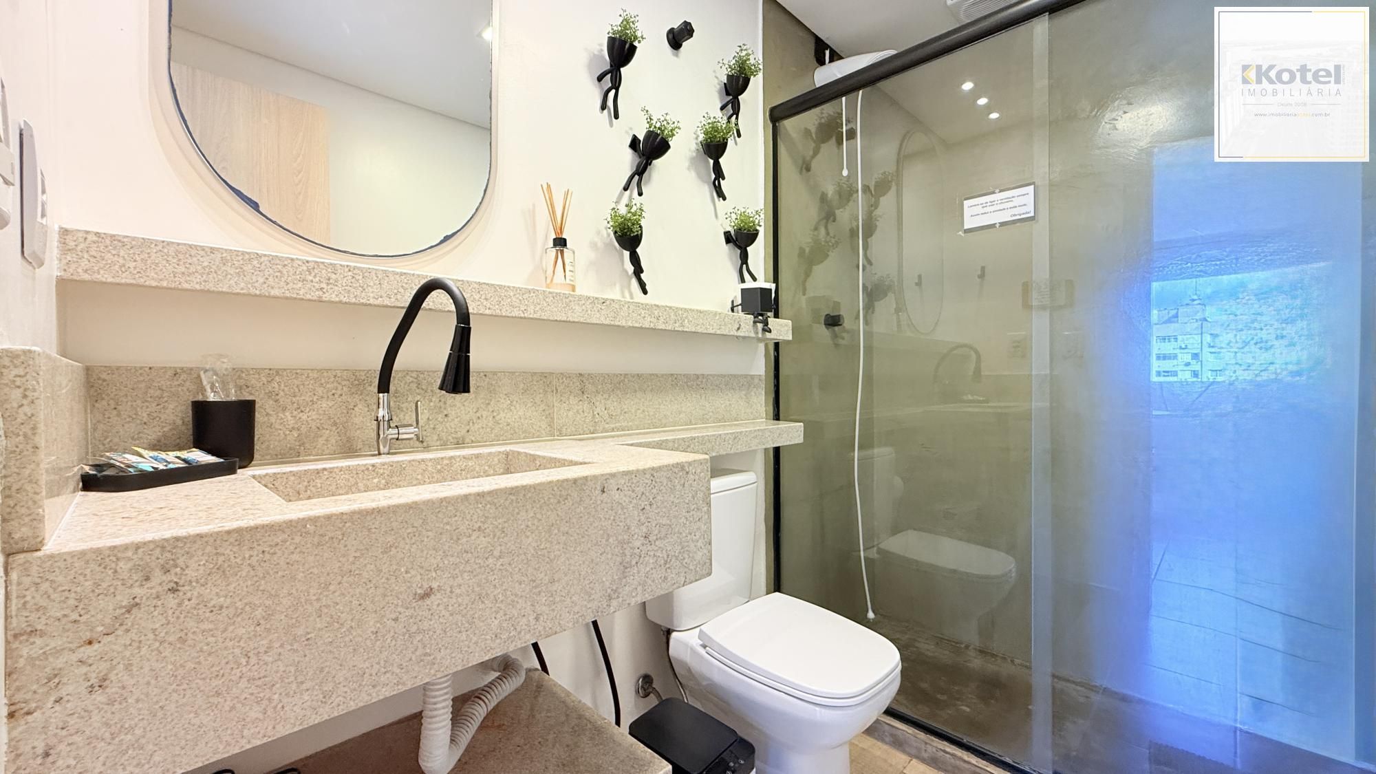 Apartamento de 2 dormitorios á venda no Bairro Centro Histórico.