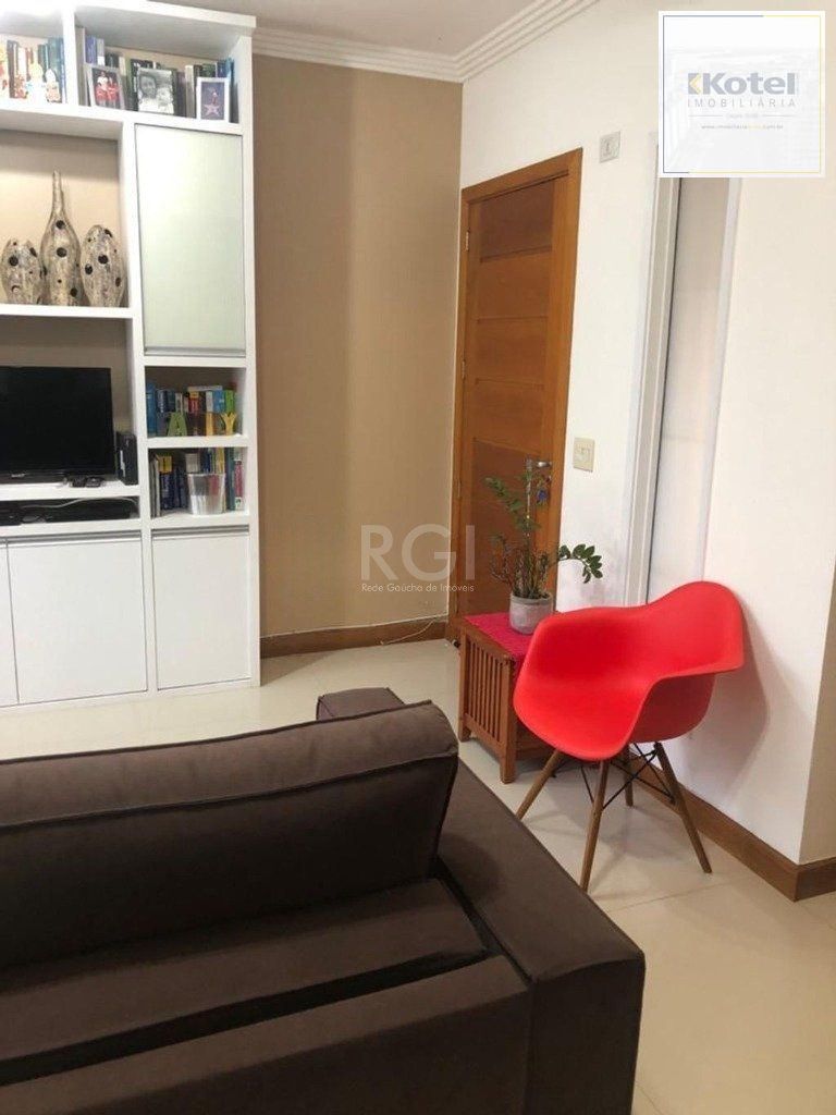 Casa com 03 dormitórios, 01 suíte, pátio com churrasqueira e 03 vagas de garagem no bairro Tristeza — foto 3