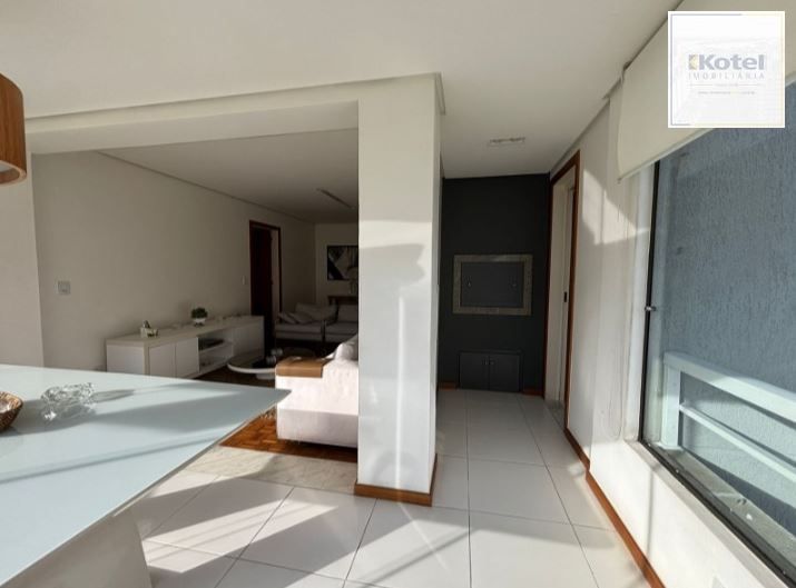 Apartamento amplo de 02 quartos com suite, 1 vaga no Menino Deus - Porto Alegre /RS