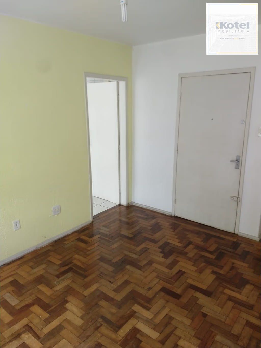 Apartamento de 2 dormitórios à venda em Passo d'Areia, Porto Alegre. — foto 2