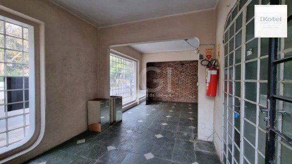 Casa para Venda - 200m², 2 dormitórios, 1 vaga - Moinhos de Vento