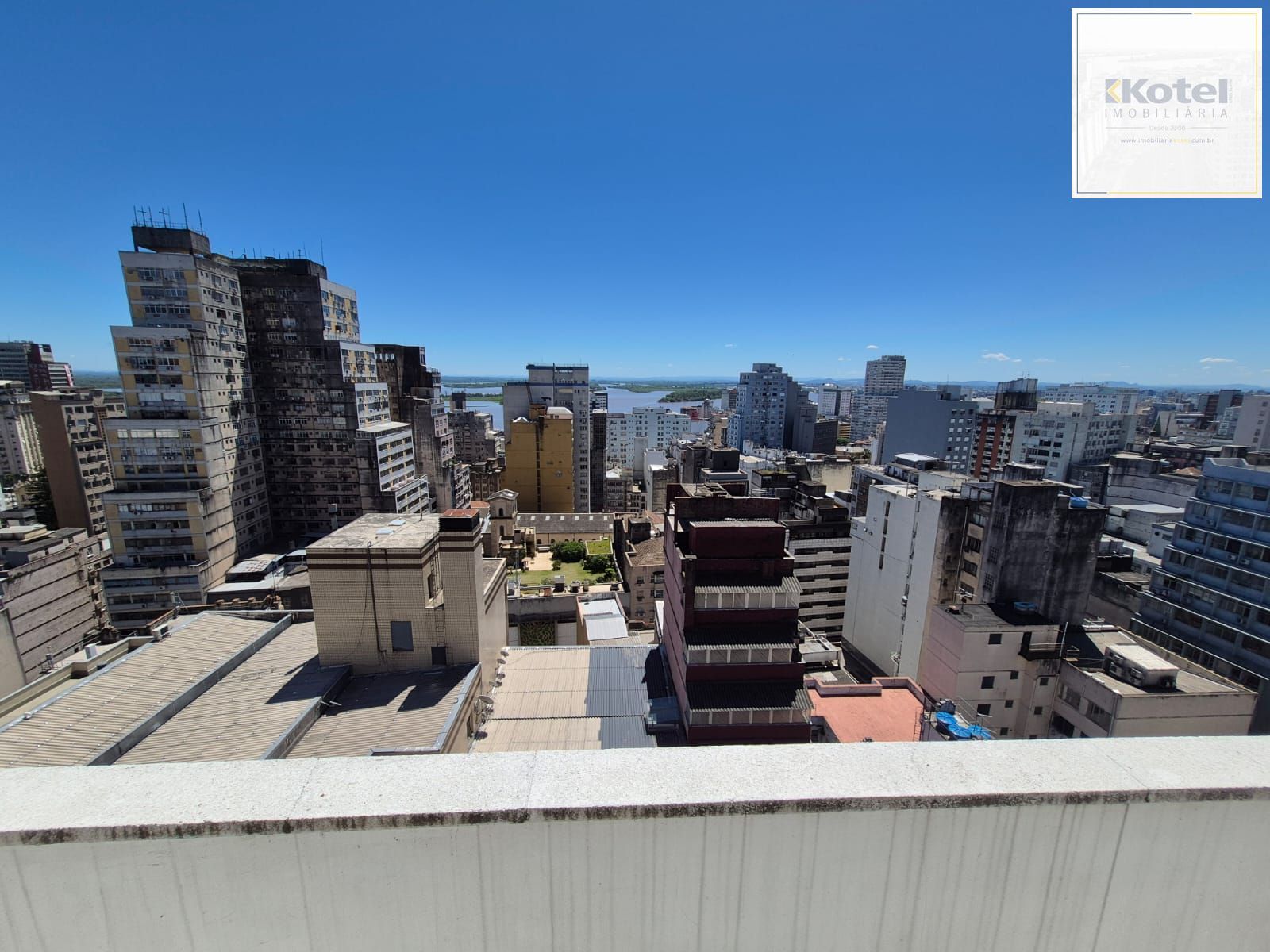 Apartamento dois quartos no Centro Histórico