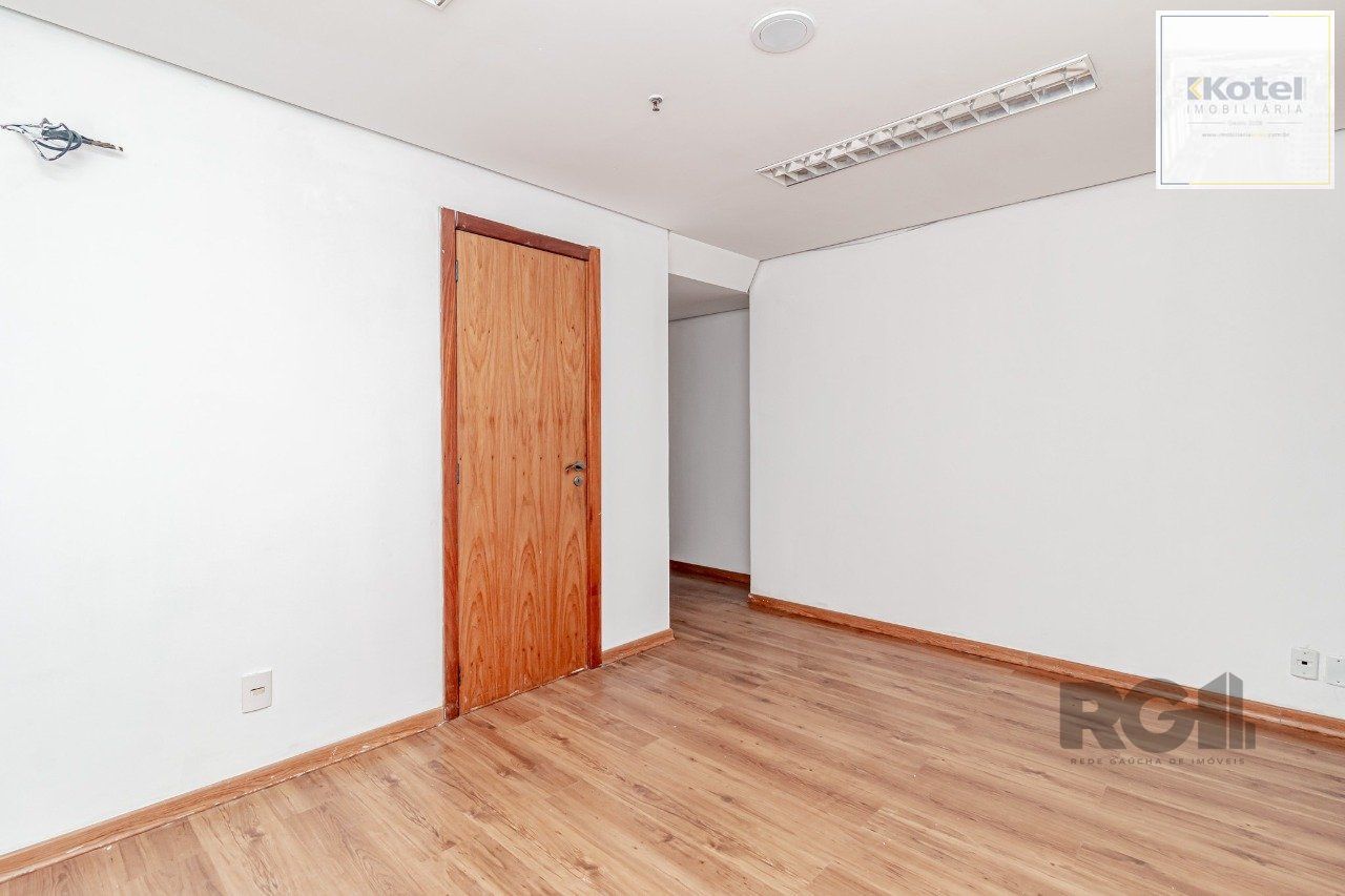 Sala Comercial à venda, 45m², Centro Histórico - Porto Alegre