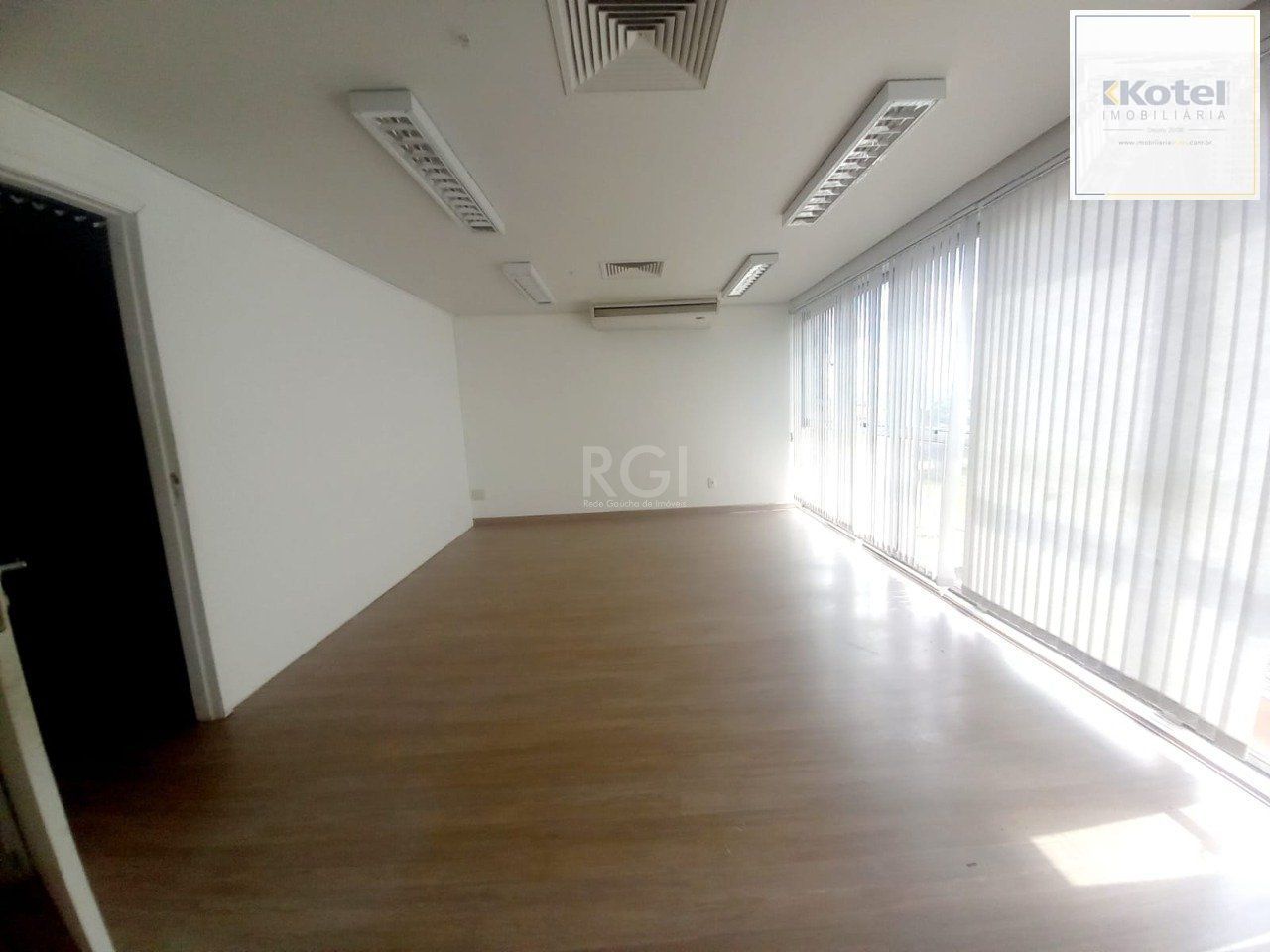 Sala Comercial à venda, 47m², Centro Histórico - Porto Alegre — foto 4