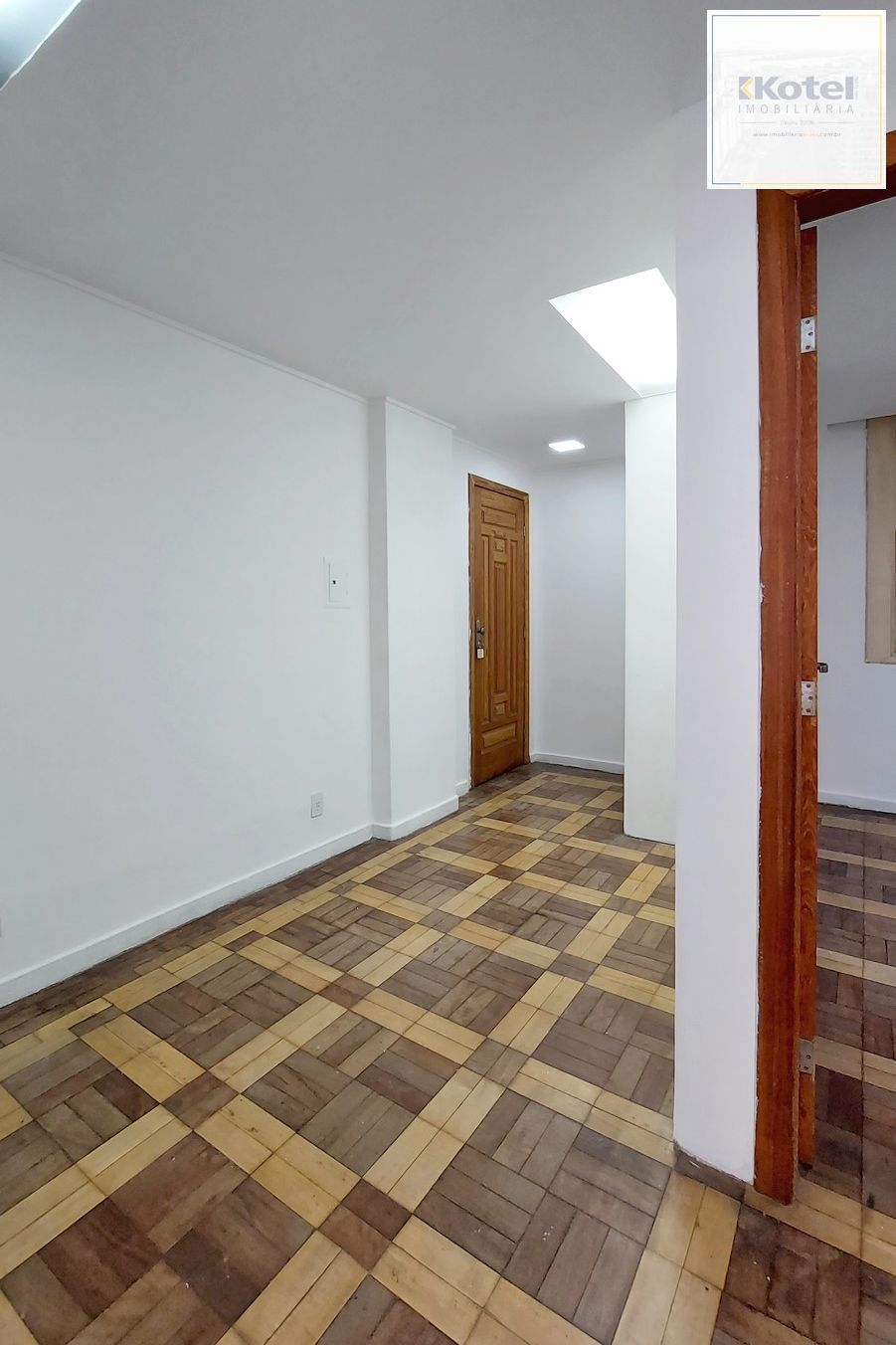 Sala a venda com 95m²