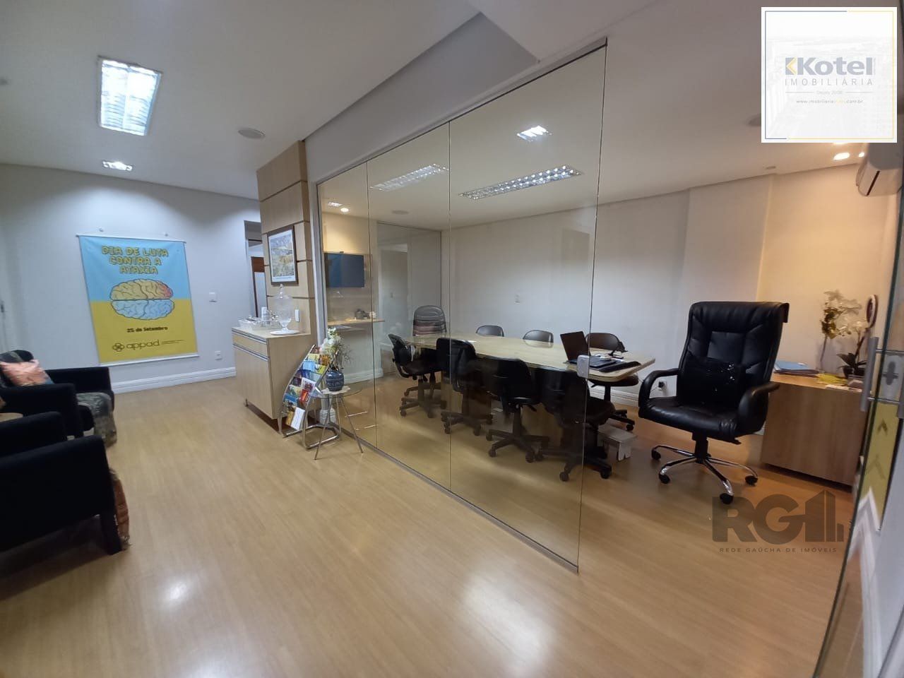 Sala Comercial à venda, 109m², Centro Histórico - Porto Alegre