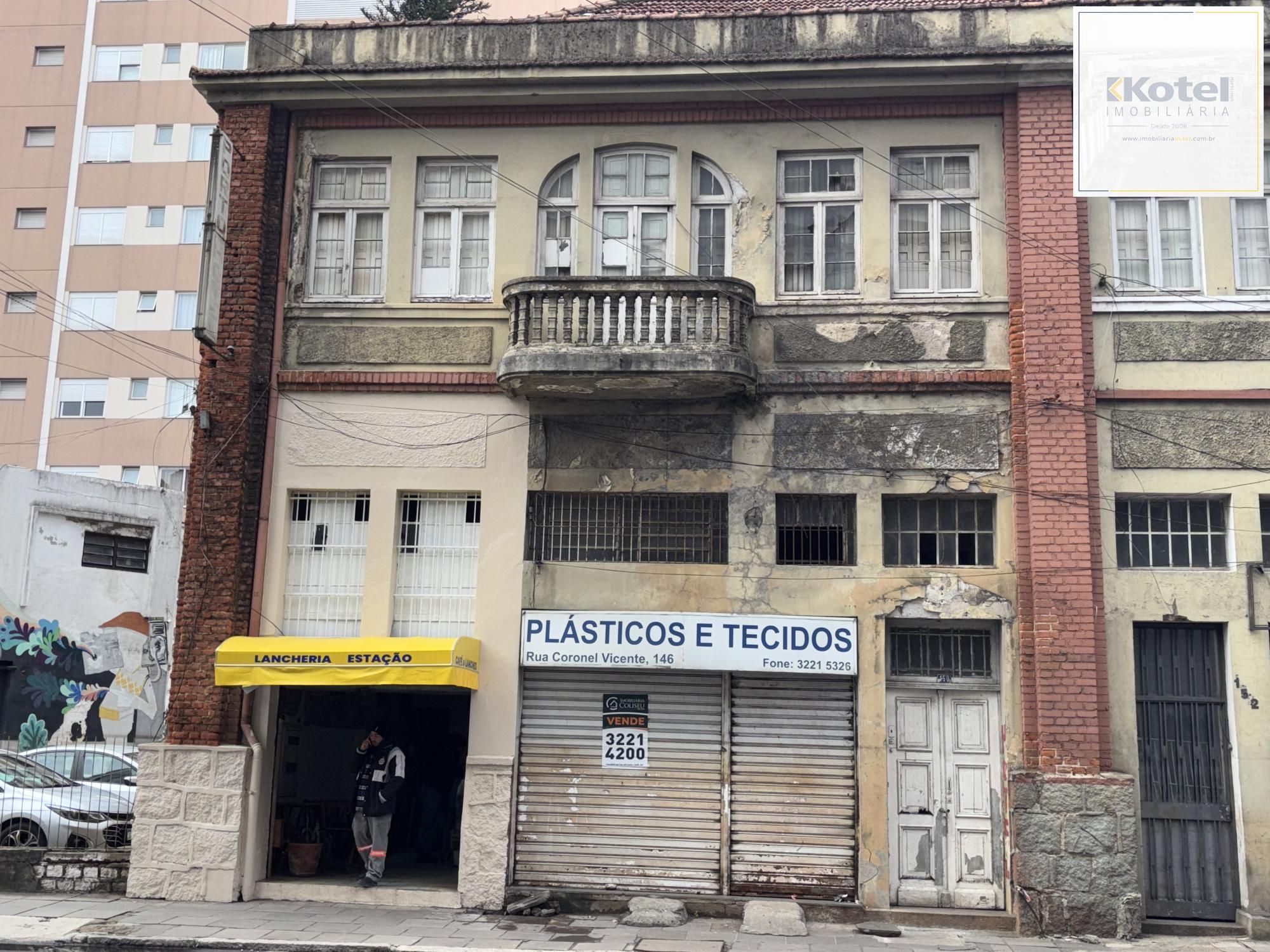 Casa Comercial à venda, 350m², Centro Histórico - Porto Alegre