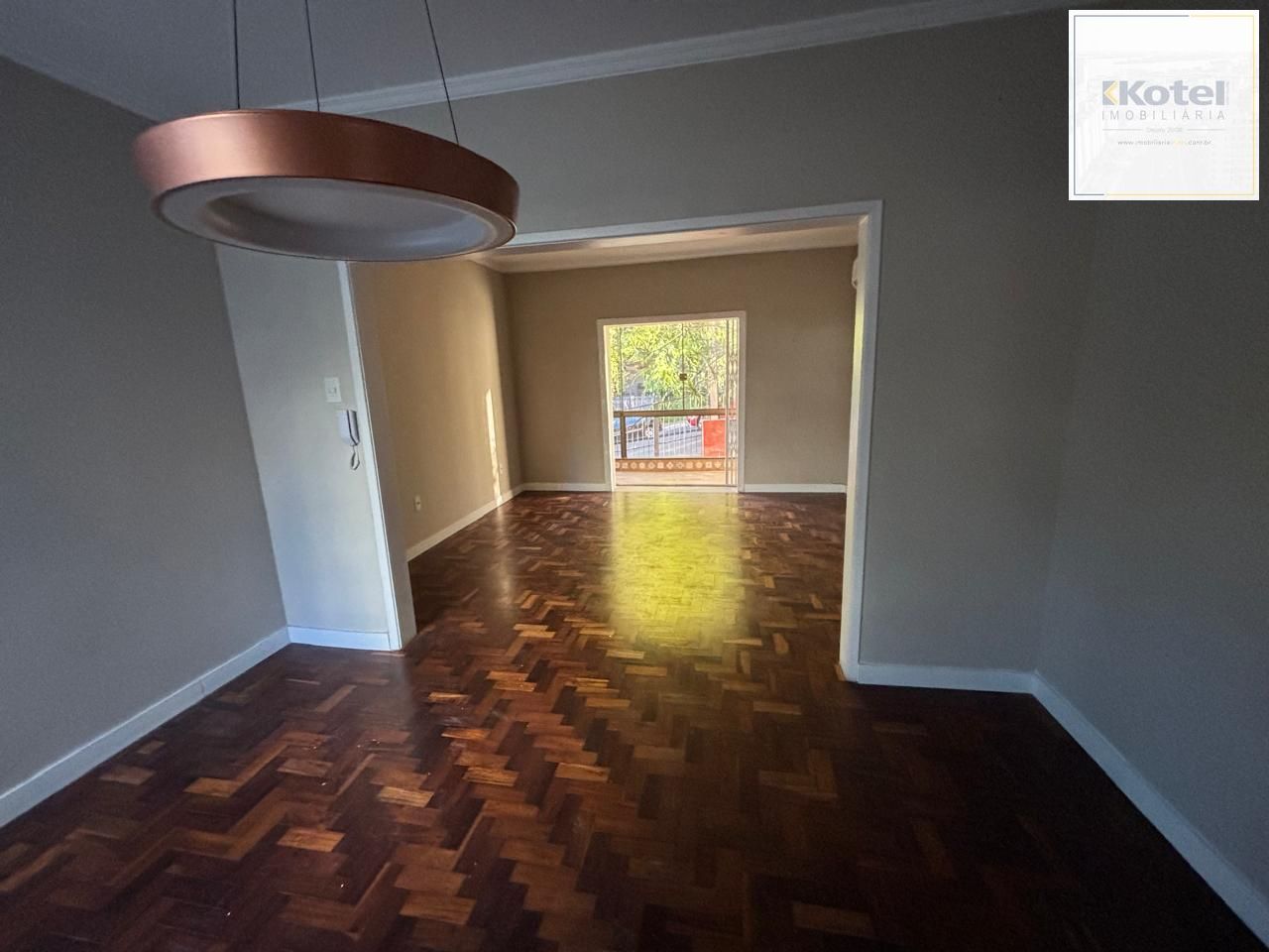 vende apto de dois quartos próximo ao parcão