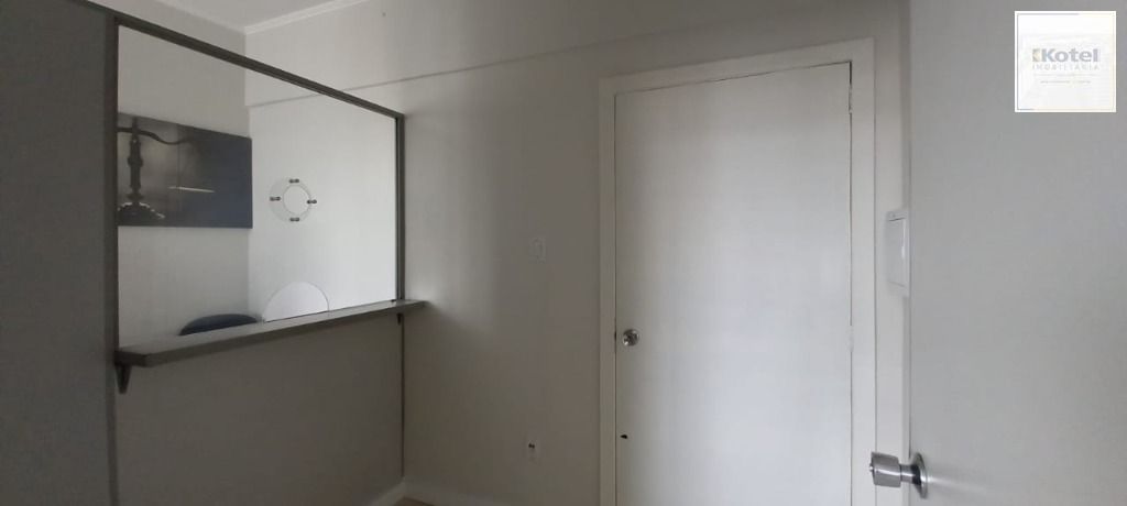 Vende sala em andar alto - Centro Histórico - Porto Alegre/RS