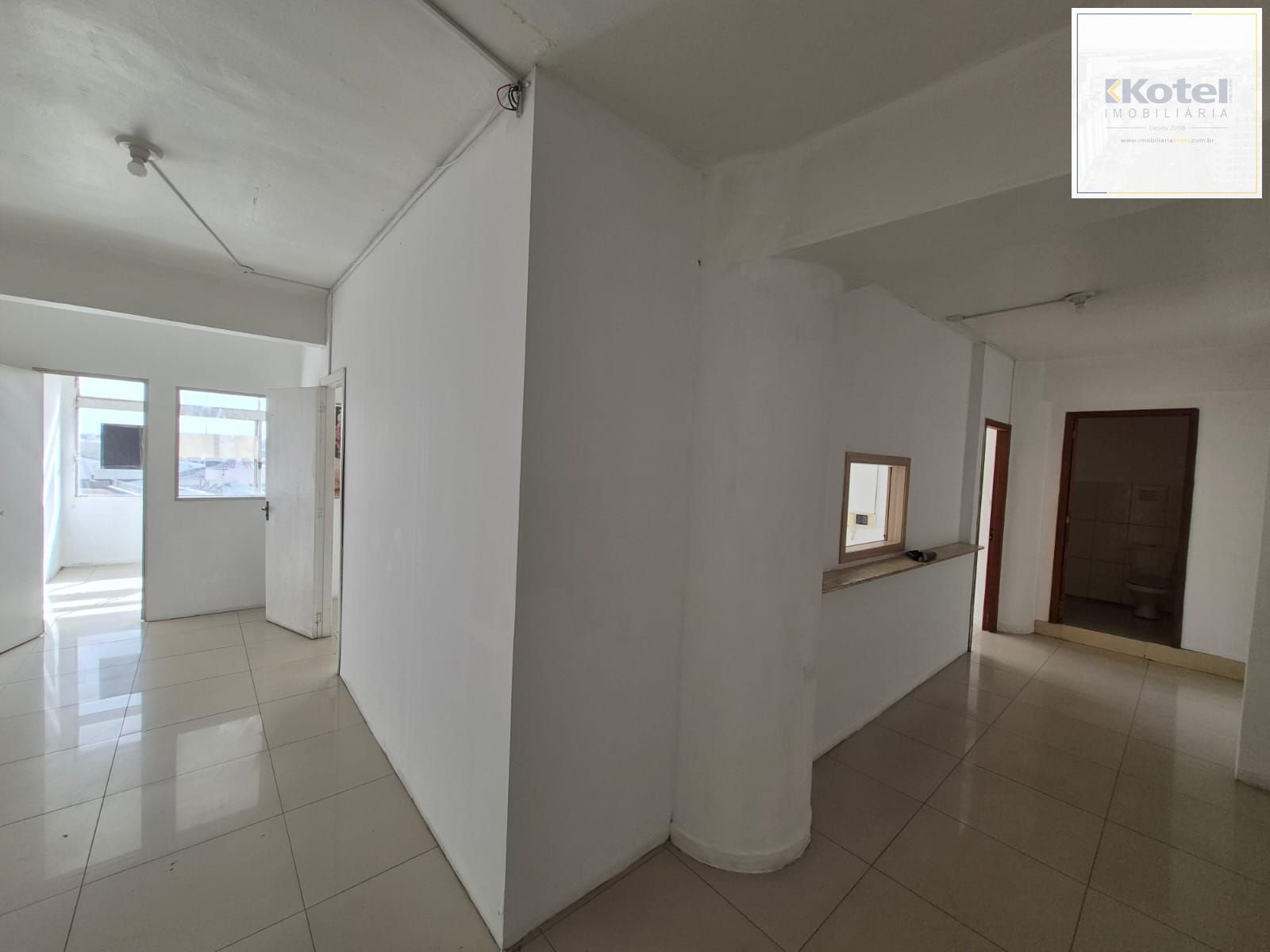 Sala comercial na região central — foto 3