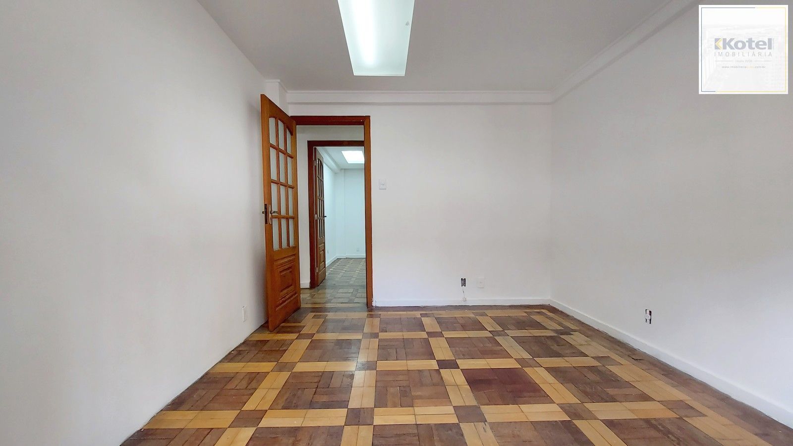 Sala a venda com 95m²