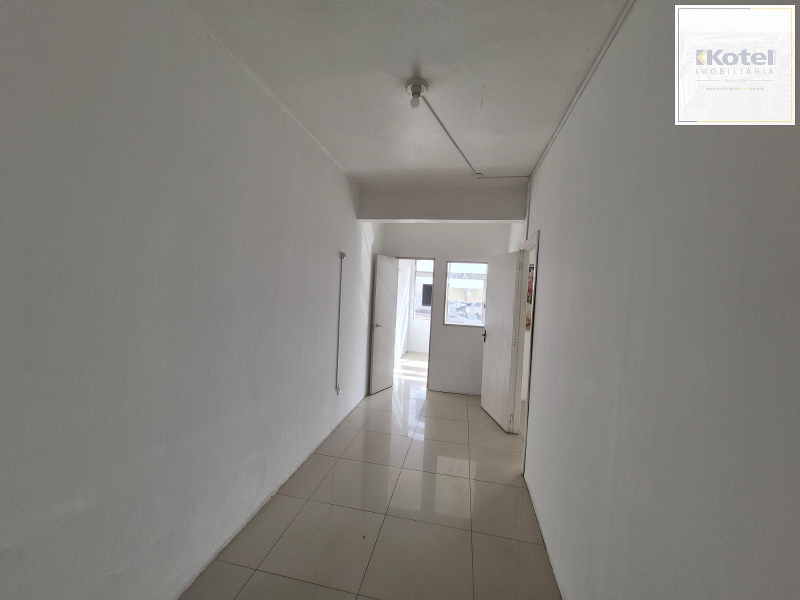 Sala comercial na região central — foto 2