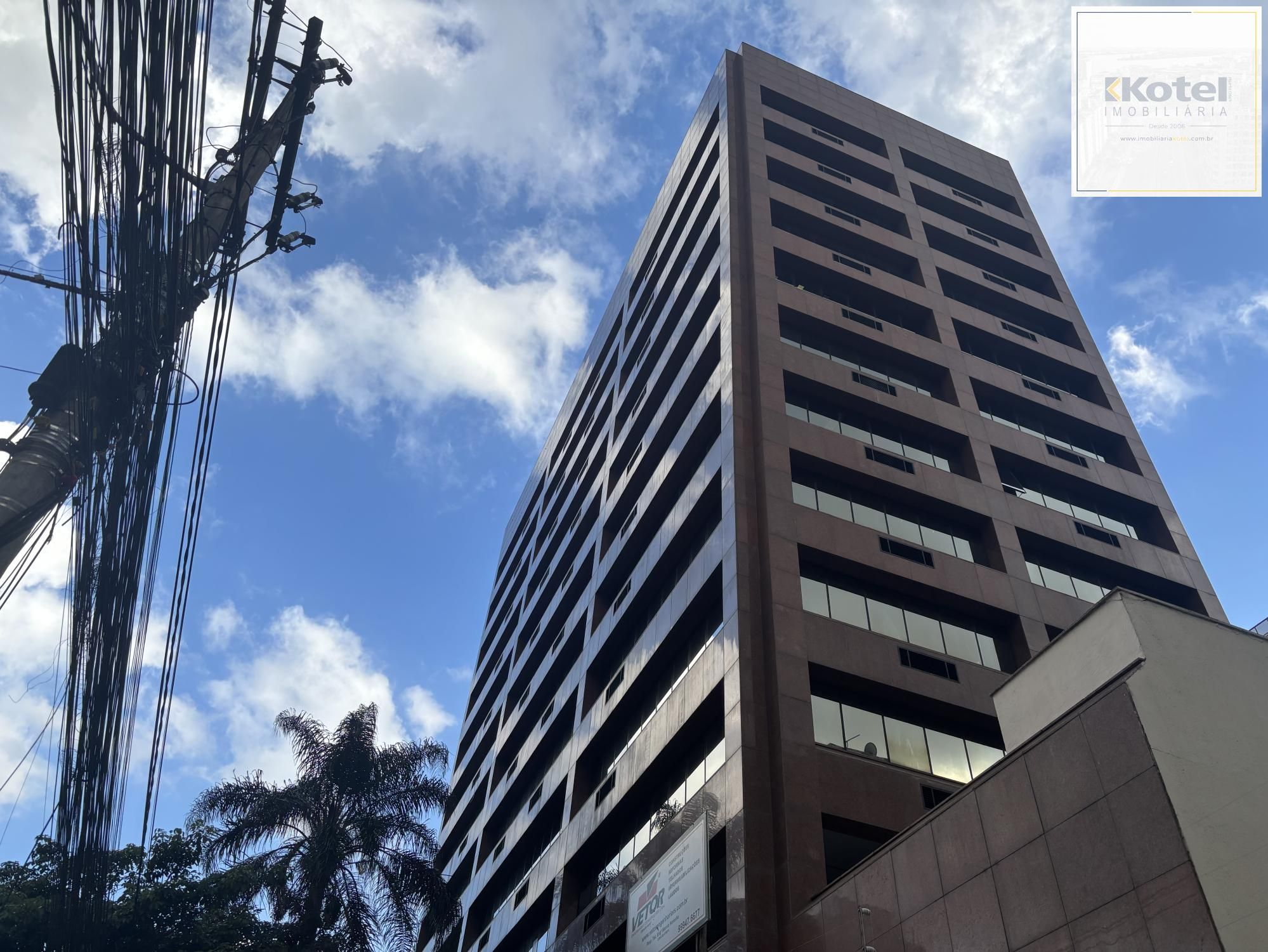 Vende 7 salas com área privativa de 308,67m² no coração da nova Carlos Gomes