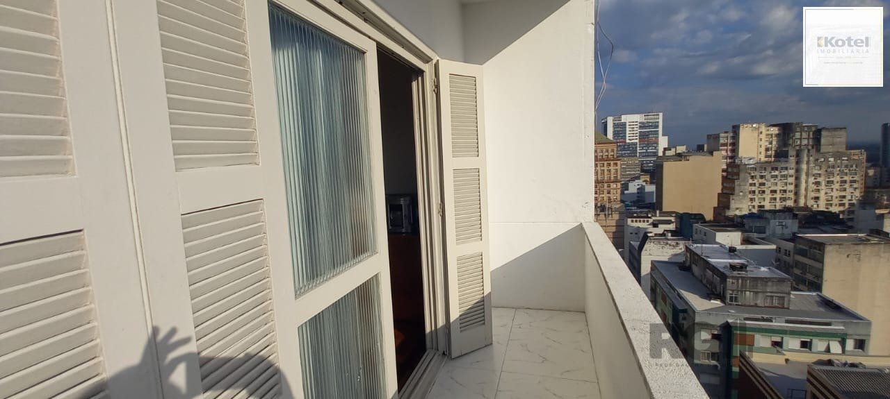 Apartamento dois quartos no Centro Histórico