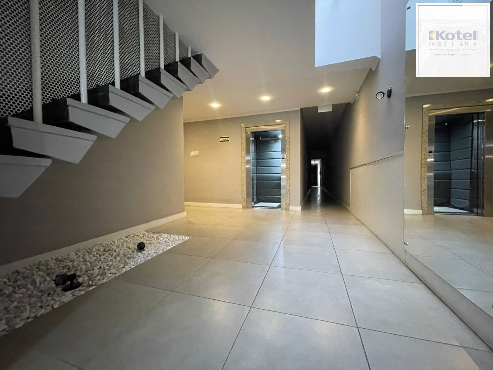 Apartamento, 2 quartos, à venda, 74 m², Floresta - Porto Alegre — foto 2