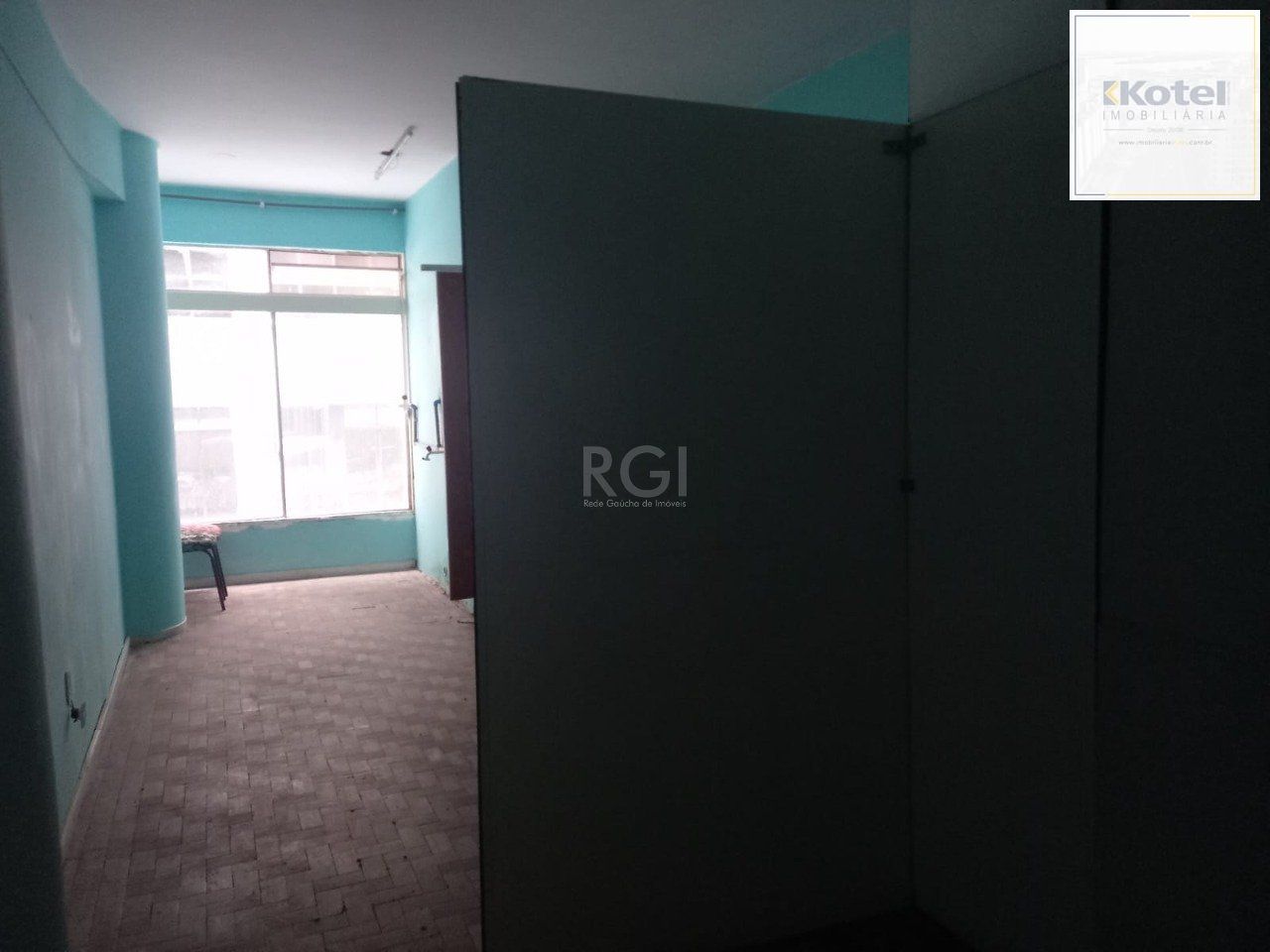 Sala Comercial à venda, 28m², Centro Histórico - Porto Alegre — foto 2