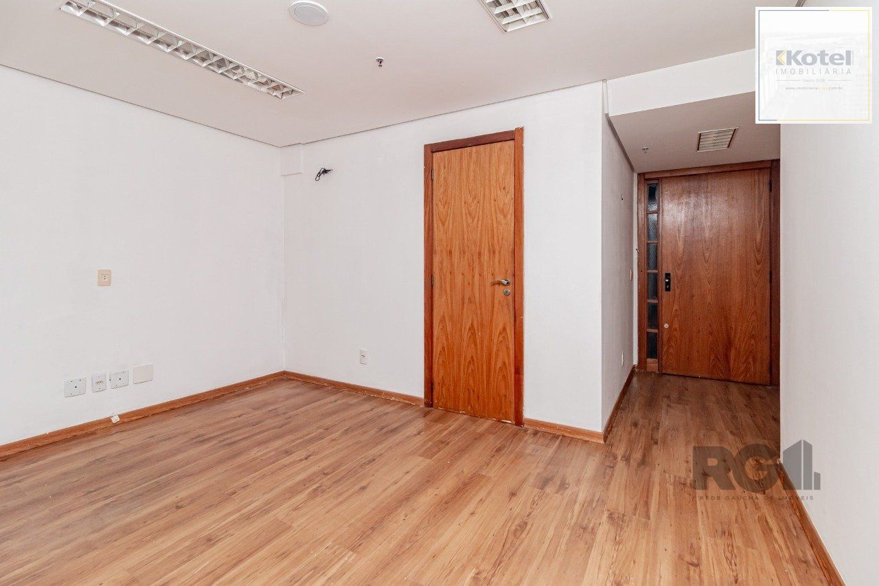 Sala Comercial à venda, 45m², Centro Histórico - Porto Alegre