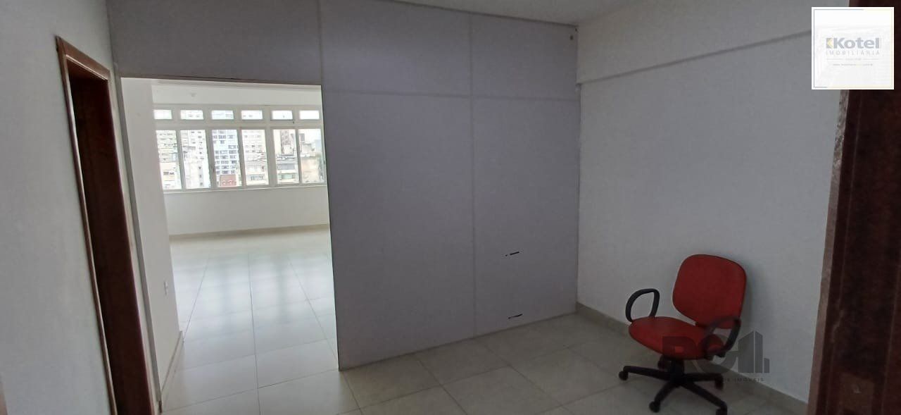 Sala em andar alto na região central.