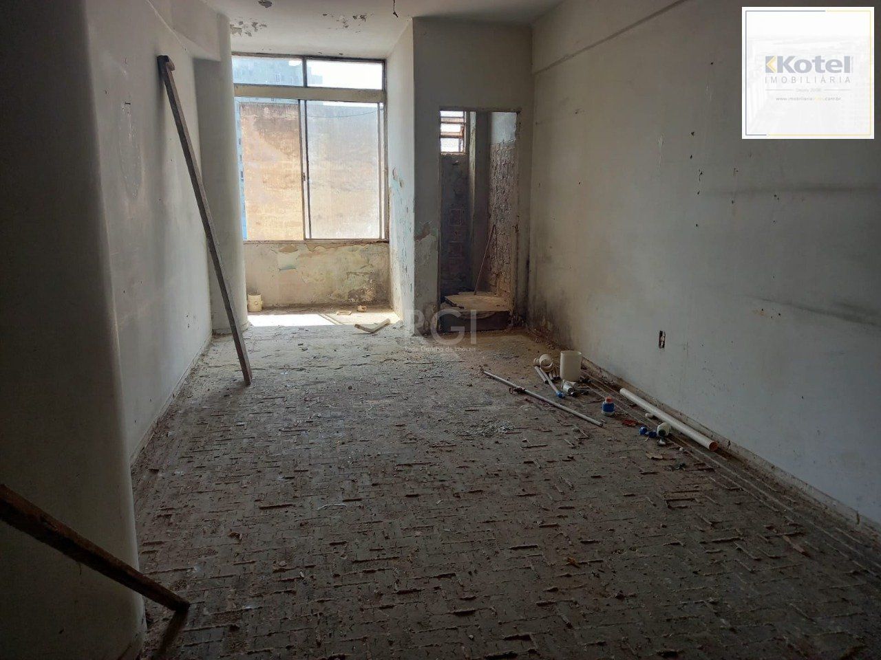 Sala Comercial à venda, 29m², Centro Histórico - Porto Alegre — foto 2