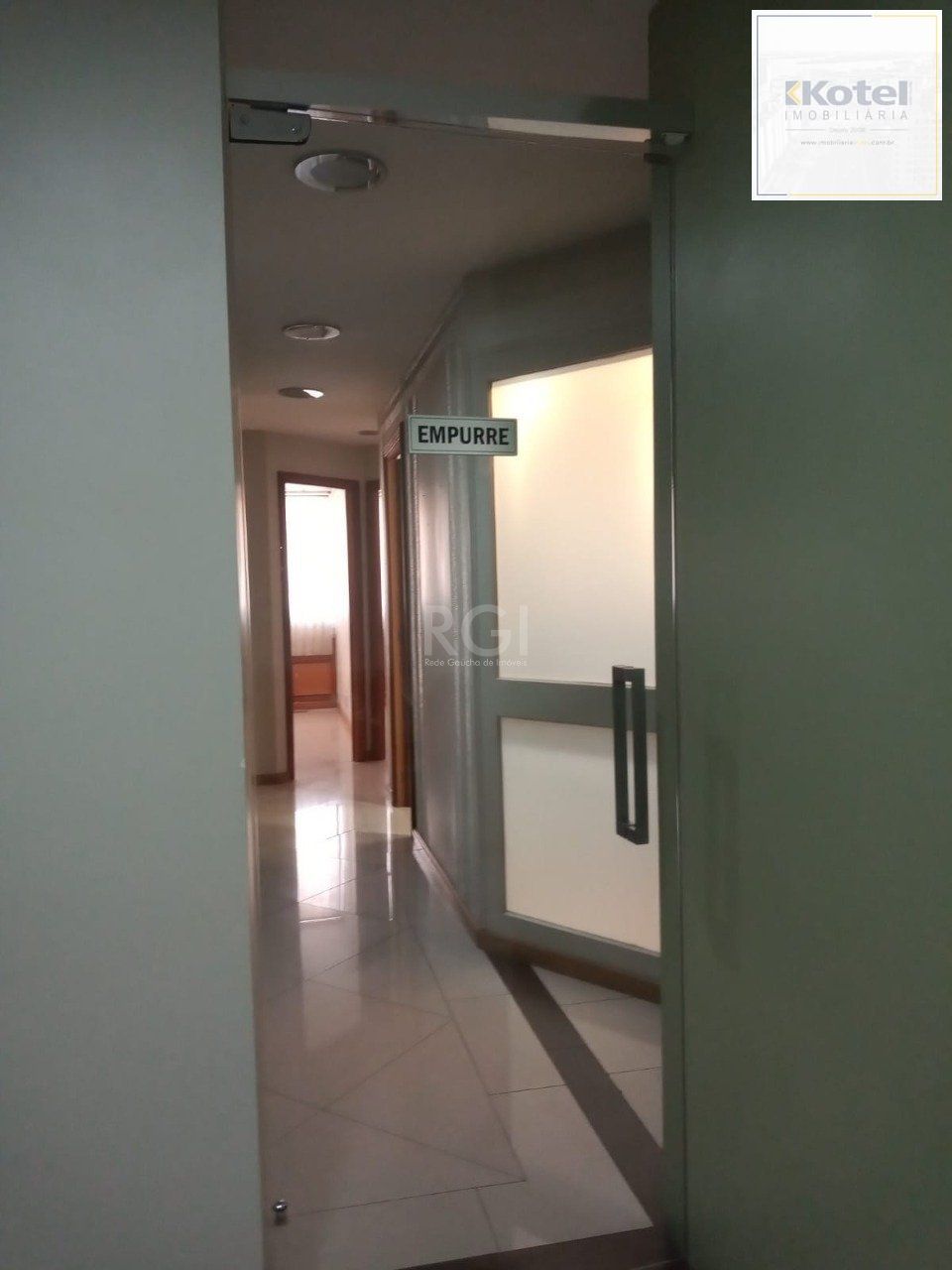 Sala Comercial à venda, 95m², Centro Histórico - Porto Alegre