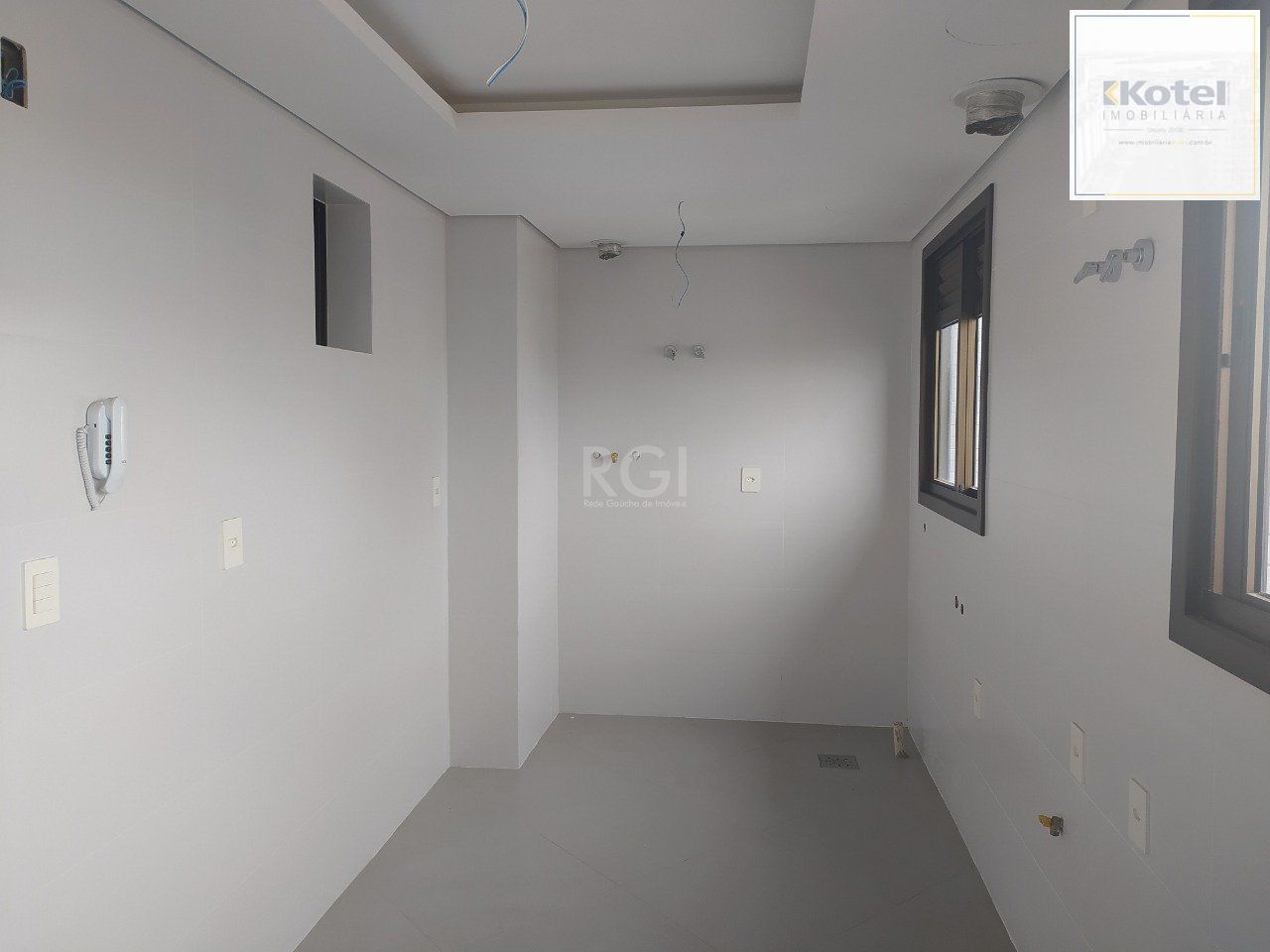 Apartamento para Venda - 119.65m², 3 dormitórios, sendo 1 suites, 2 vagas - Petrópolis — foto 3