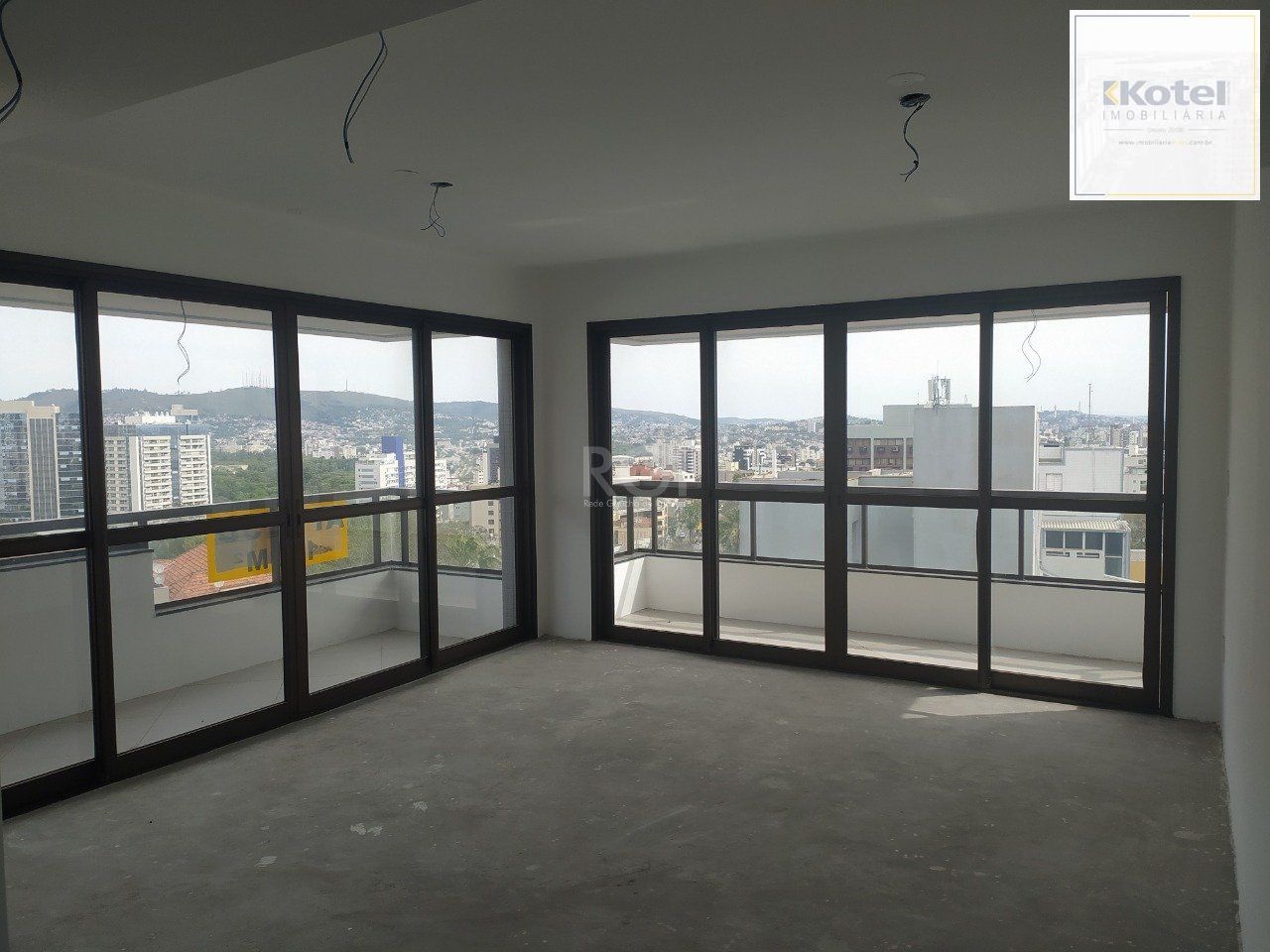 Apartamento para Venda - 119.65m², 3 dormitórios, sendo 1 suites, 2 vagas - Petrópolis — foto 2