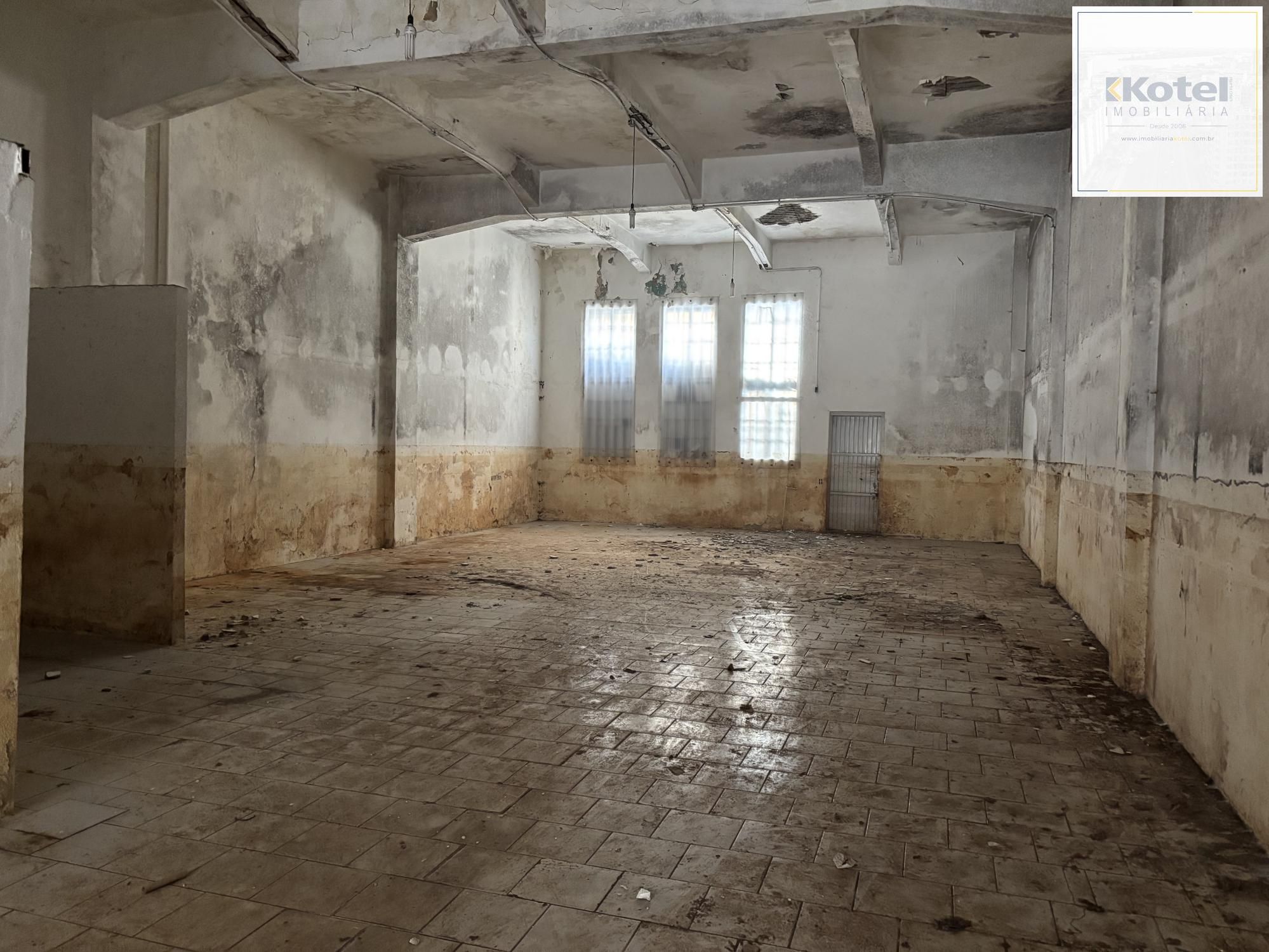 Casa Comercial à venda, 350m², Centro Histórico - Porto Alegre