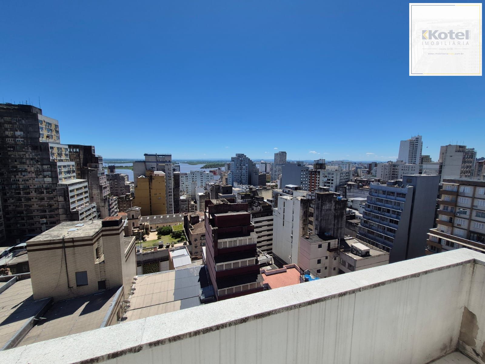 Apartamento dois quartos no Centro Histórico