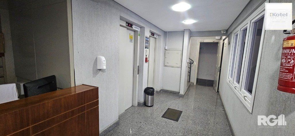 Lindo Apartamento Mobiliado de 1 domitório com 1 Suíte e Sacada — foto 4