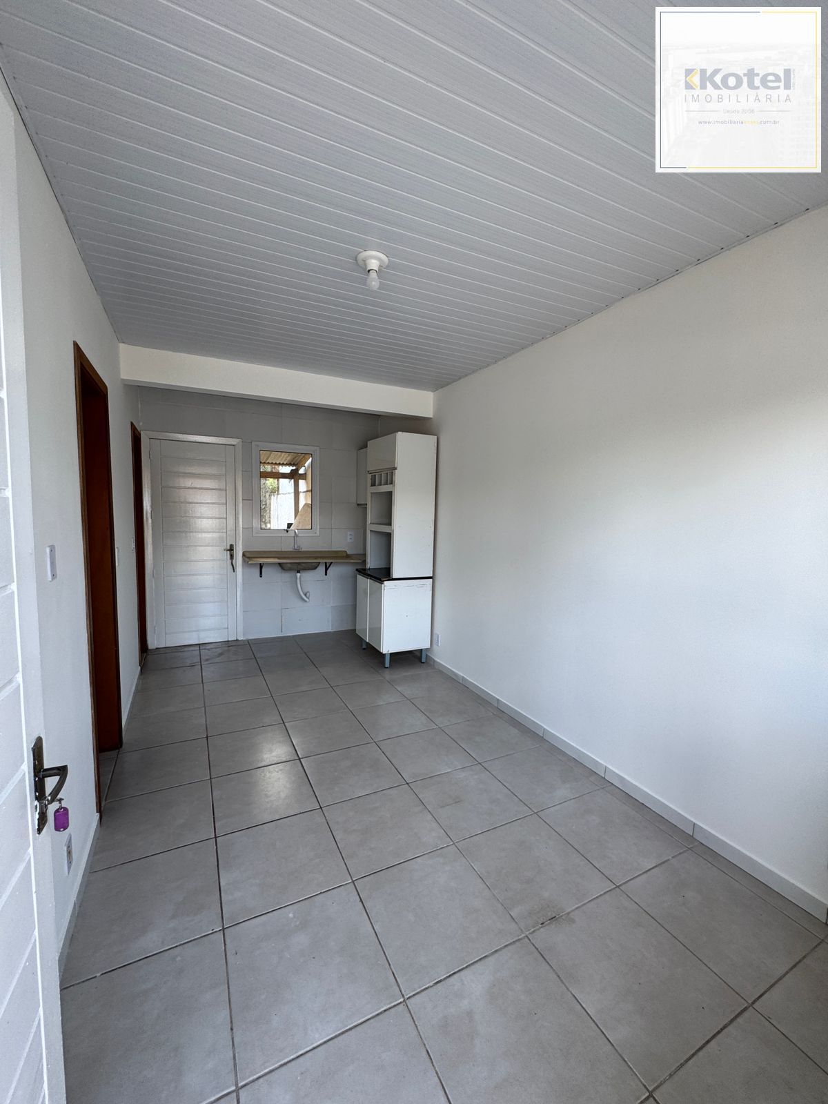 EXCELENTE OPORTUNIDADE CASA EM CONDOMÍNIO EM ALVORADA — foto 4