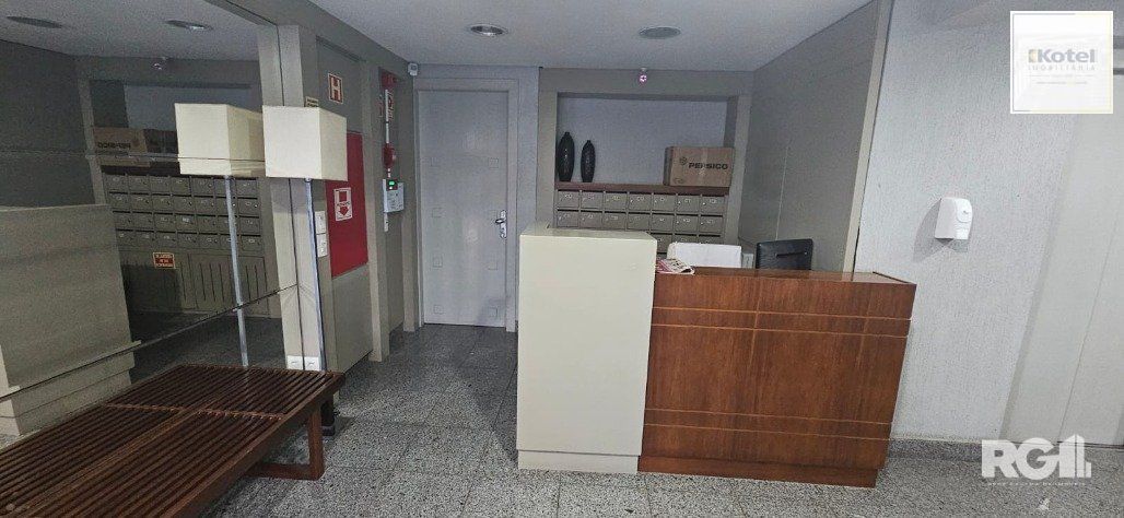 Lindo Apartamento Mobiliado de 1 domitório com 1 Suíte e Sacada — foto 3