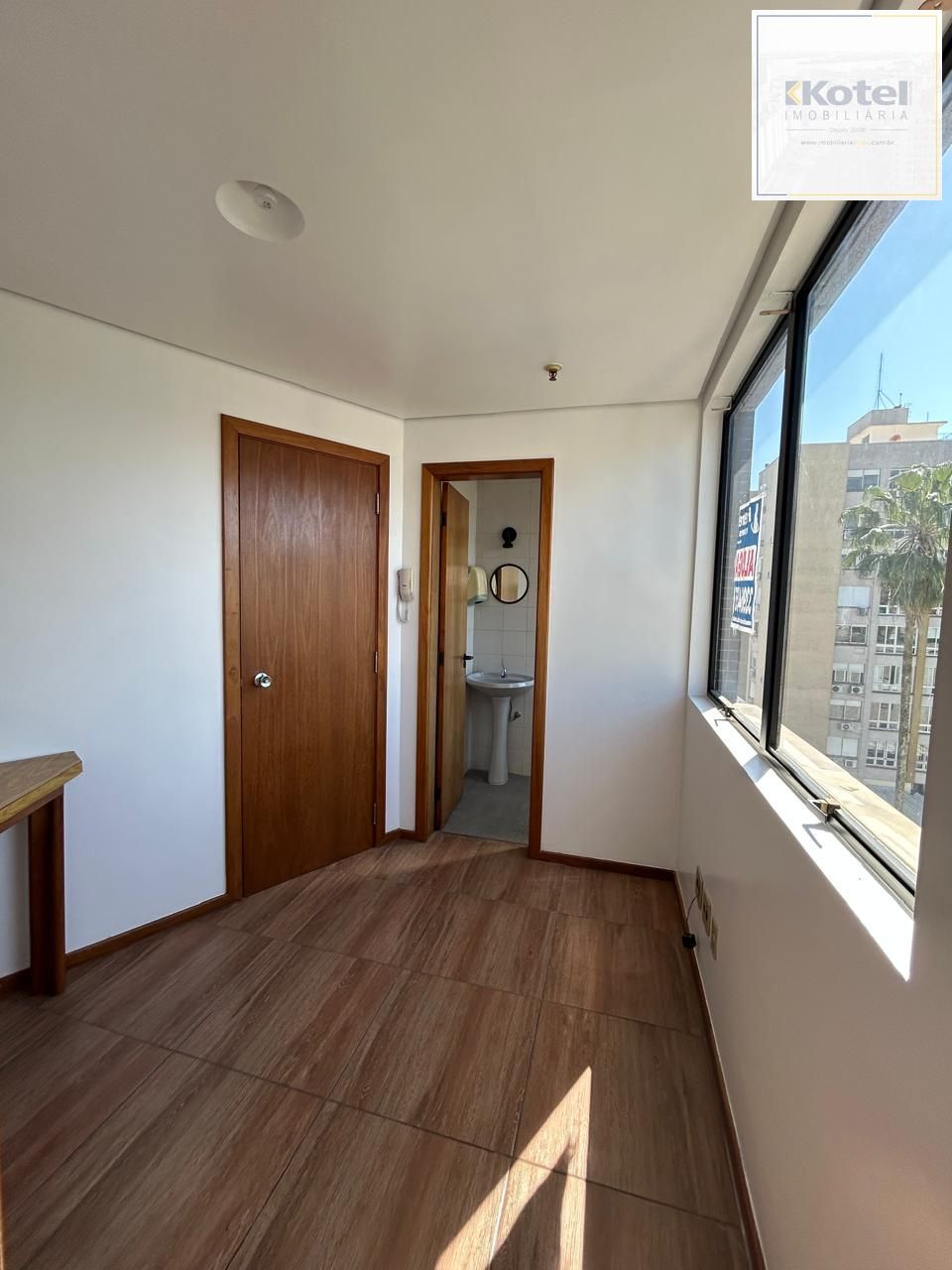 SALA COMERCIAL 27,93 m² - 1 VAGA - MENINO DEUS