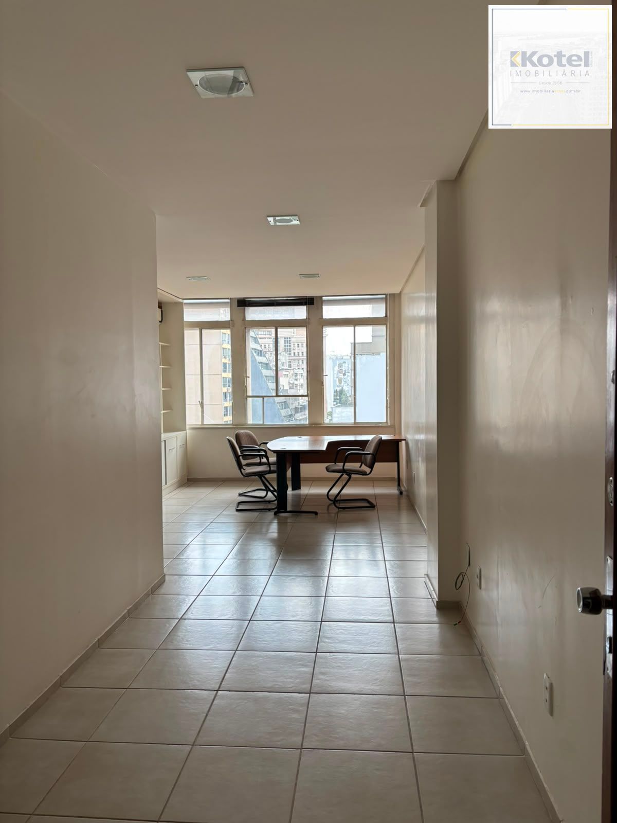 Não Perca!!! Excelente Conjunto Comercial no Centro de Porto Alegre!!! Valor exclusivo de R$ 185.000,00!!!