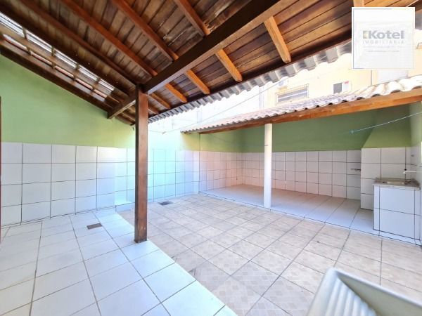 Casa de 3 dormitórios, apenas uma quadra da Av. Edgar Pires de Castro — foto 5