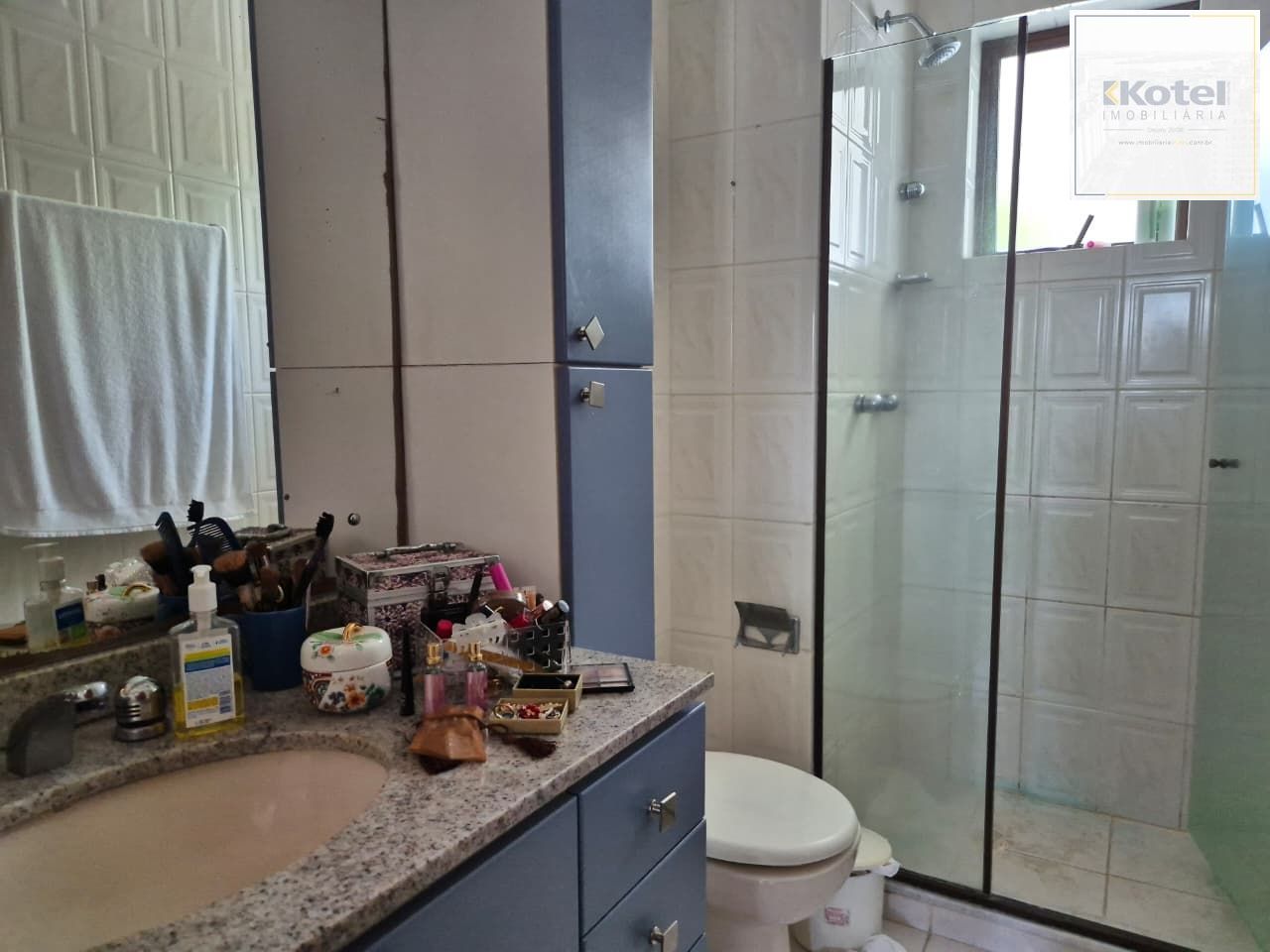 1Suíte, com vaga e churrasqueira