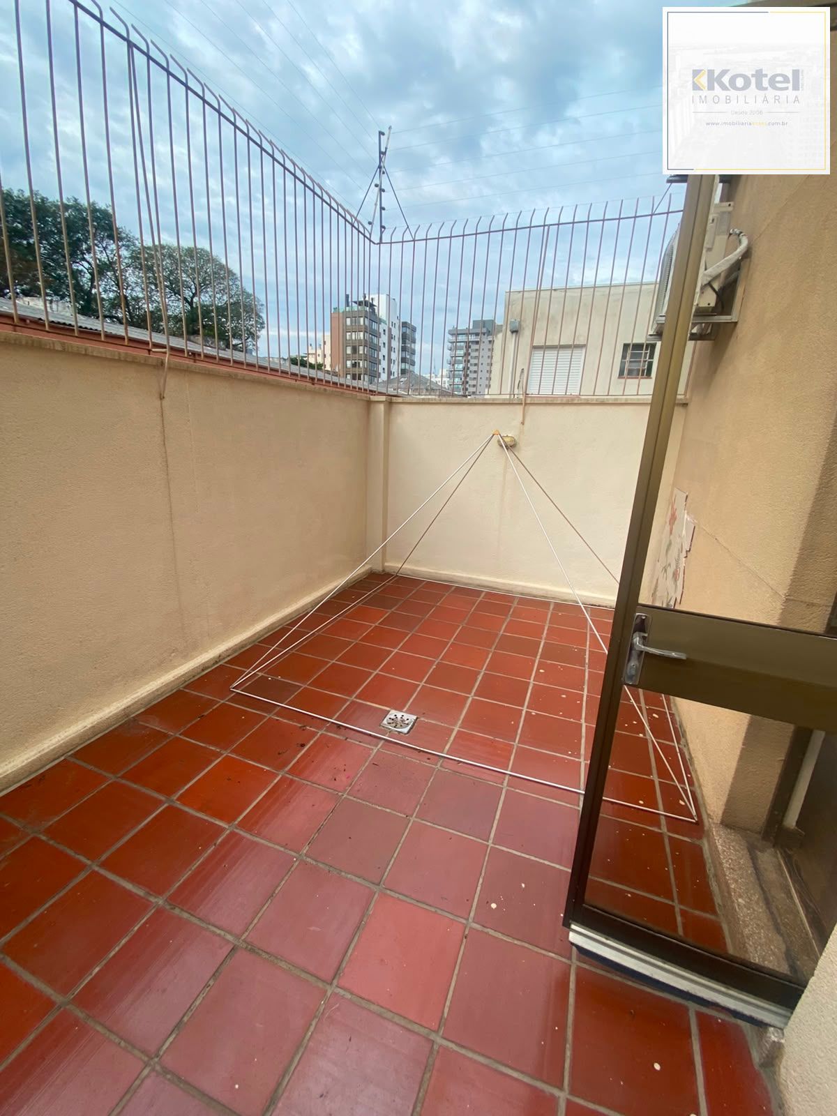 Sala comercial, ensolarada e arejada com 2 terraços. — foto 5