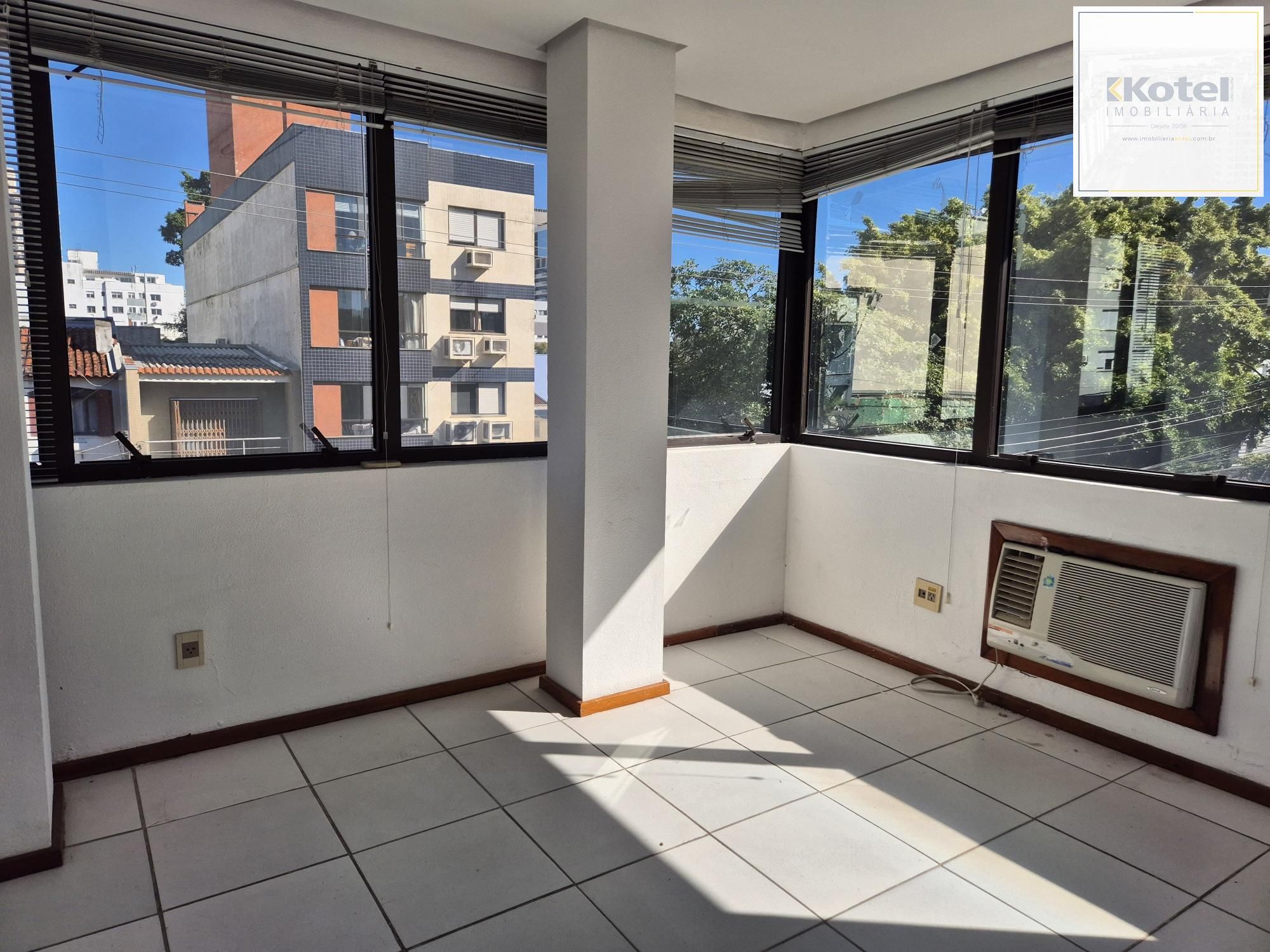 Sala com 6 divisórias e 2 vagas