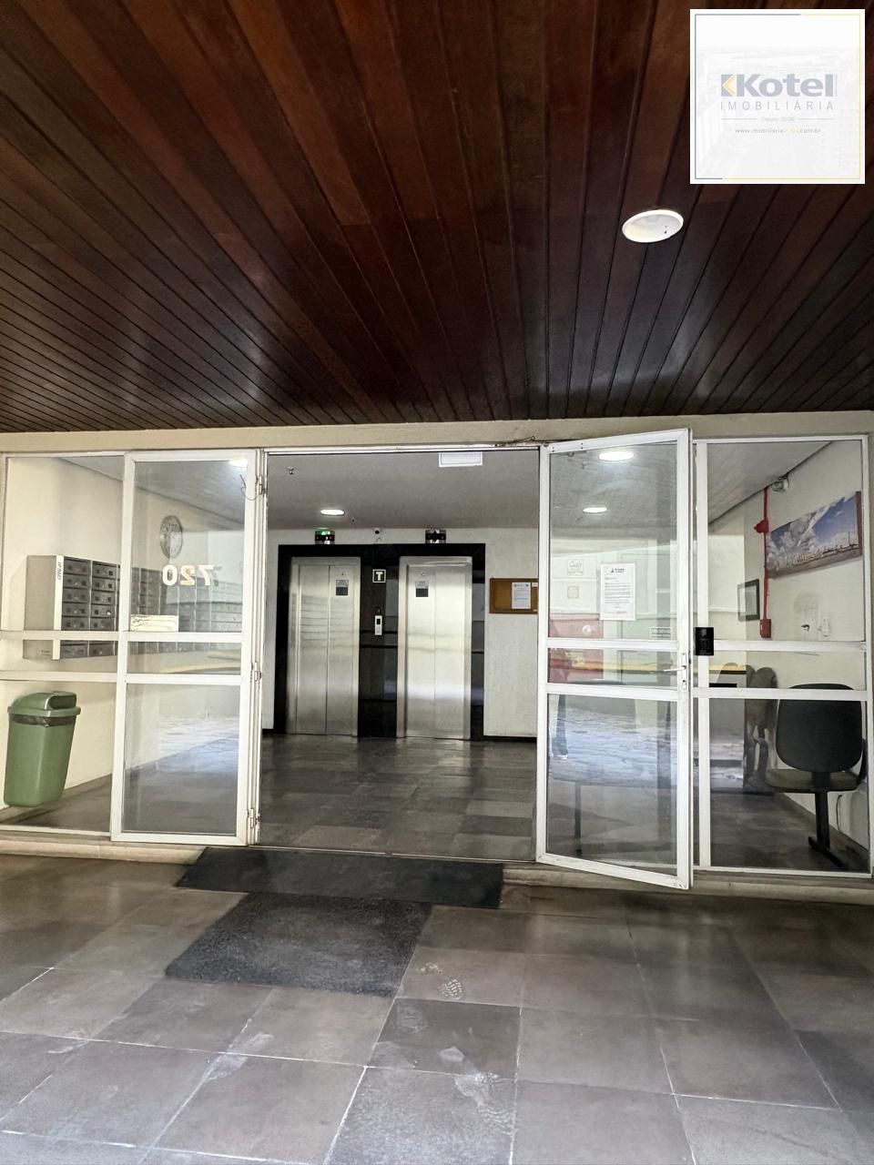 Sala comercial desocupada
