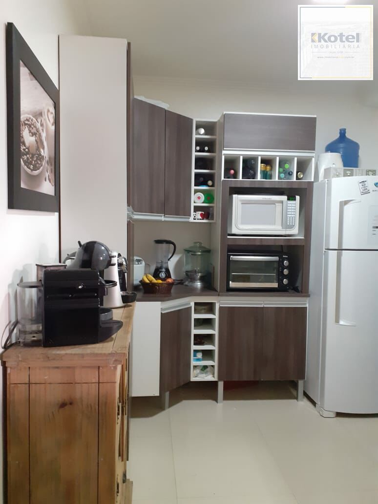 Casa quatro dormitórios ( 1 suíte) garagem ( 2 carros) — foto 4