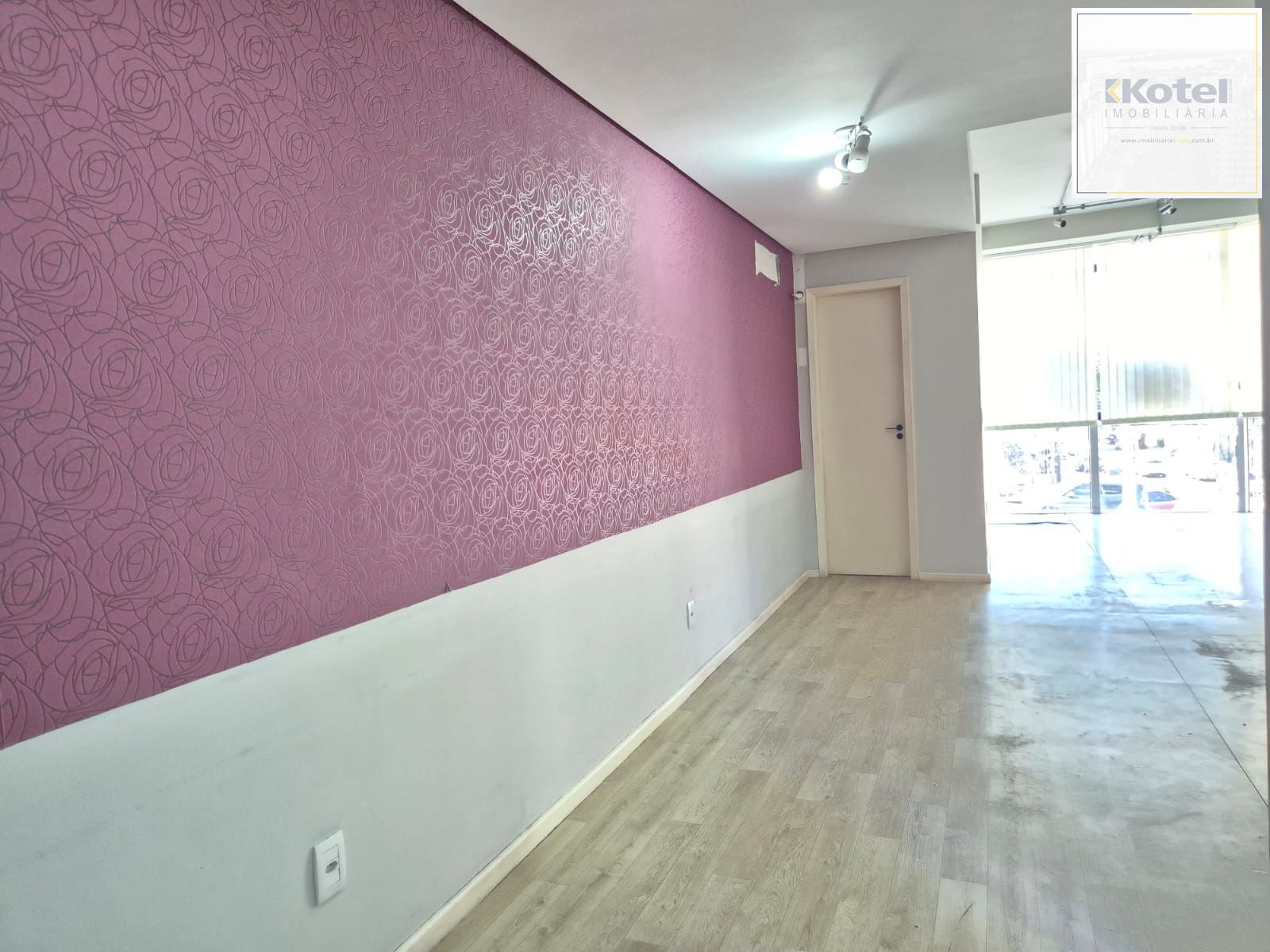 Sala comercial desocupada