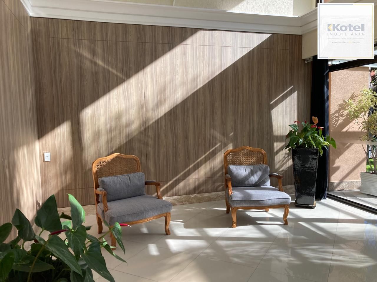 LINDO APARTAMENTO NO MENINO DEUS  com 117 M PRIVATIVOS, 3 DORITÓRIOS COM SUÍTES E VAGA DUPLA — foto 4