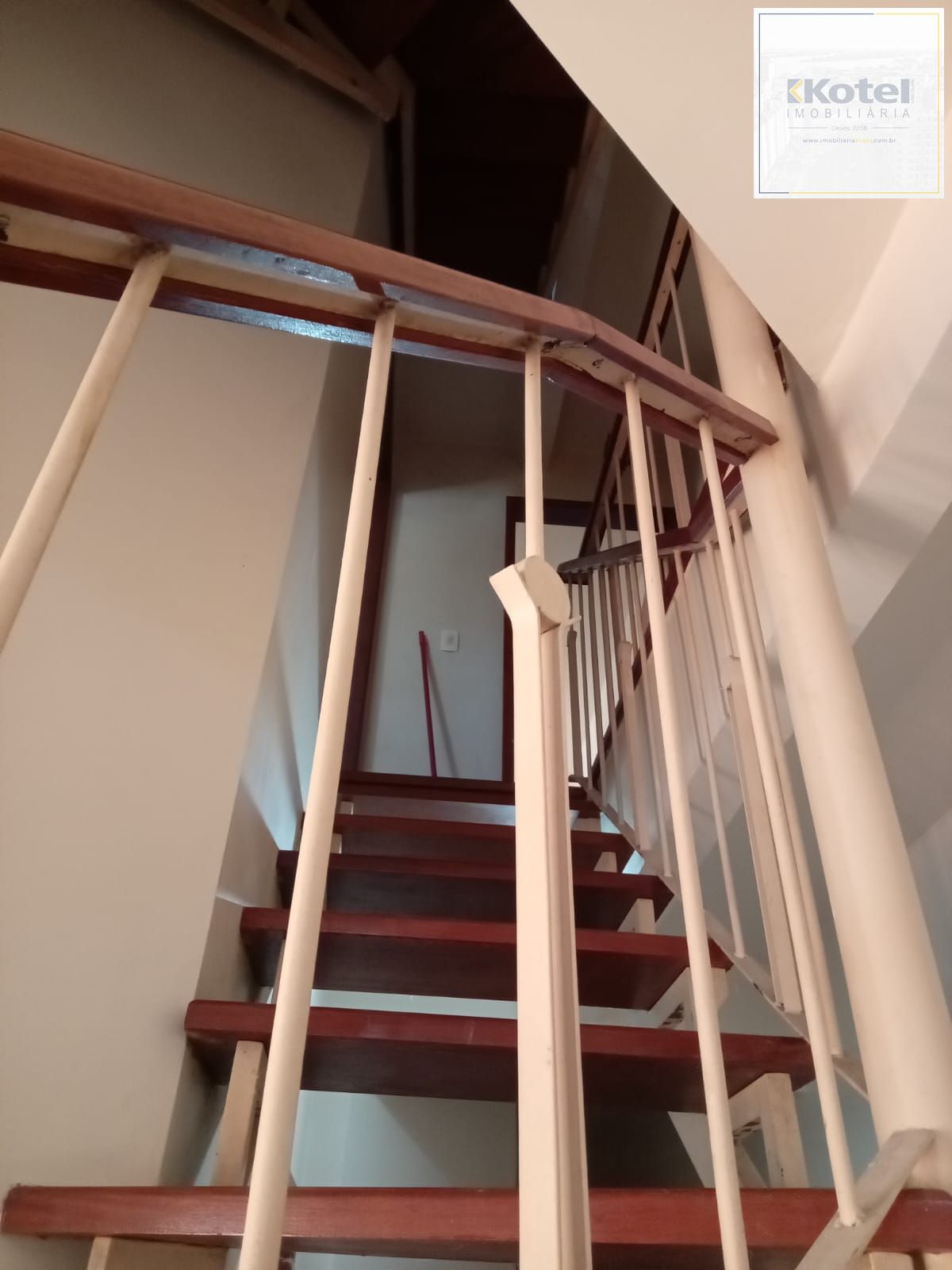 Ótima Casa com 4 Dormitórios no Bairro Cidade Baixa — foto 5