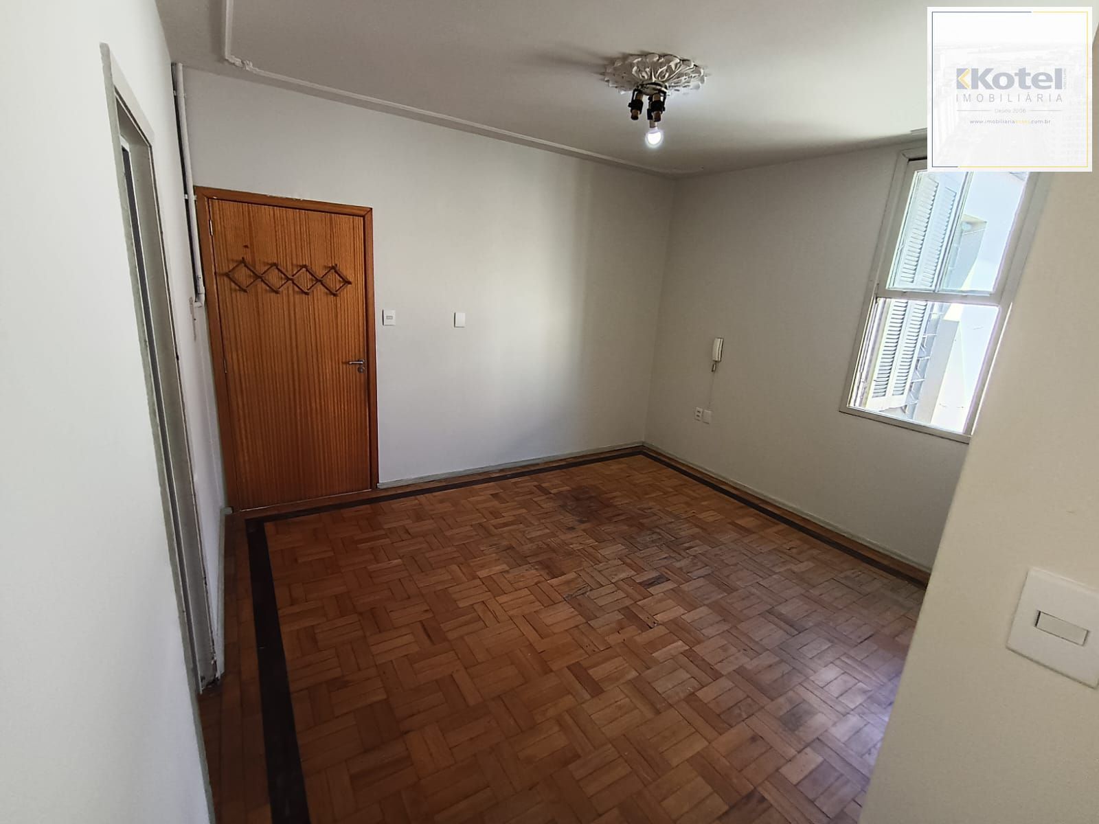Apartamento 2 dormitórios- Menino Deus.