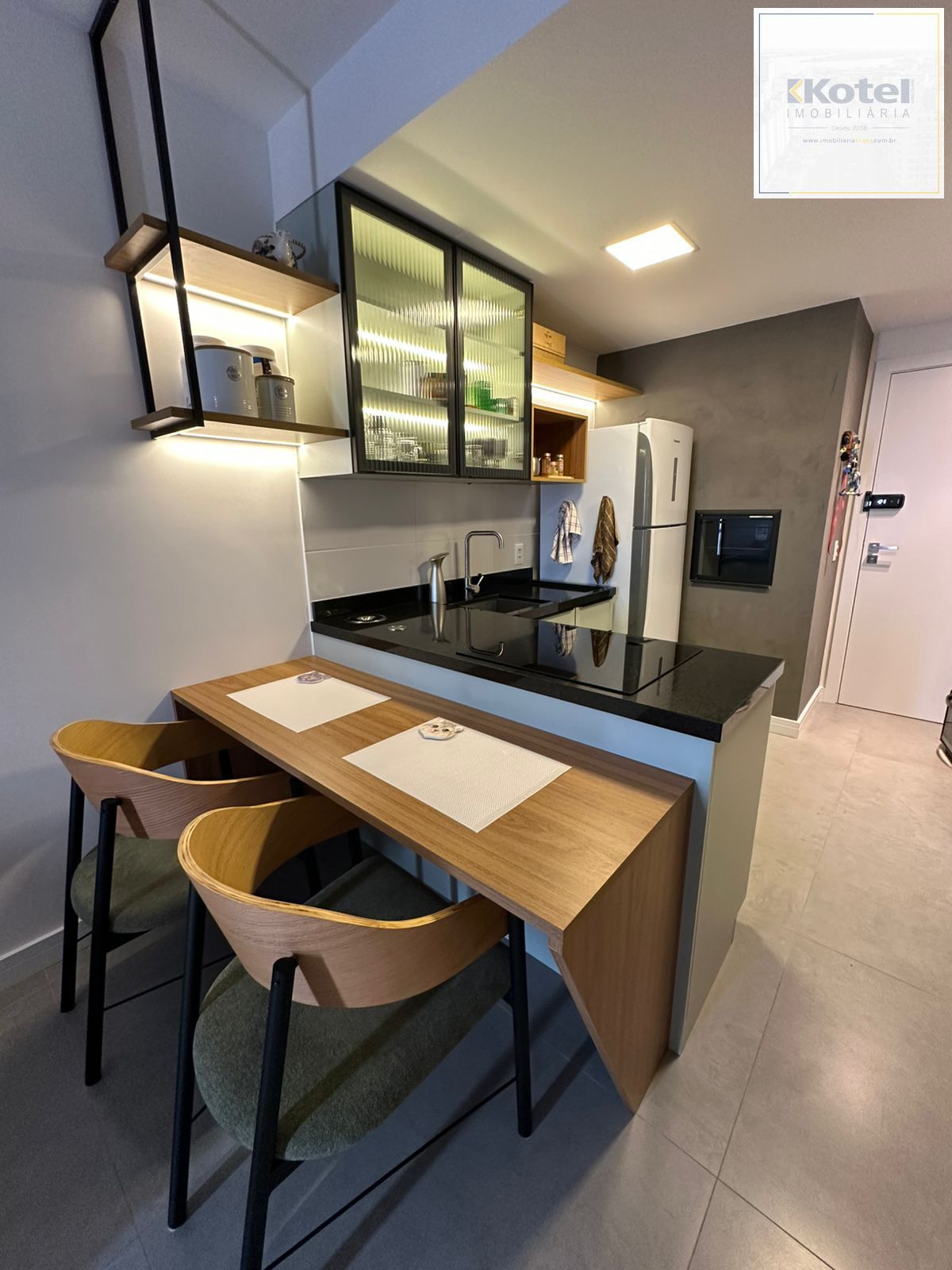 Apartamento de 1 dormitório 1 suíte, 44m2, bairro Azenha — foto 2