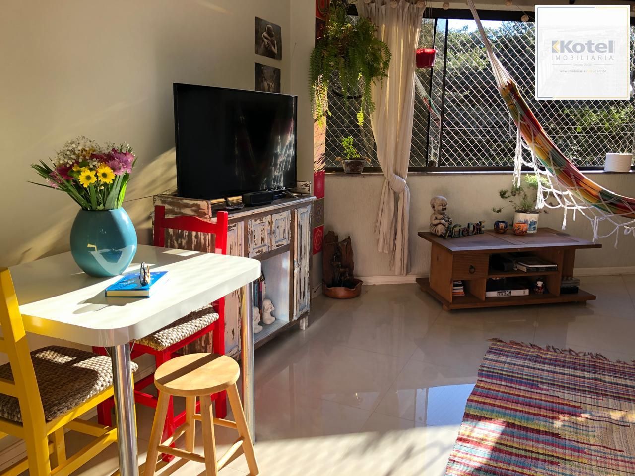 Um dormitório com lareira, churrasqueira e vaga — foto 4