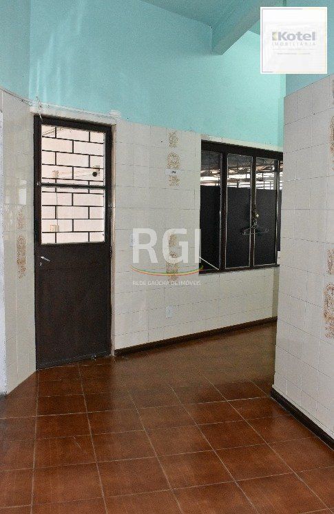 Loja para Venda - 230.6m², 0 dormitórios, 1 vaga - Camaquã
